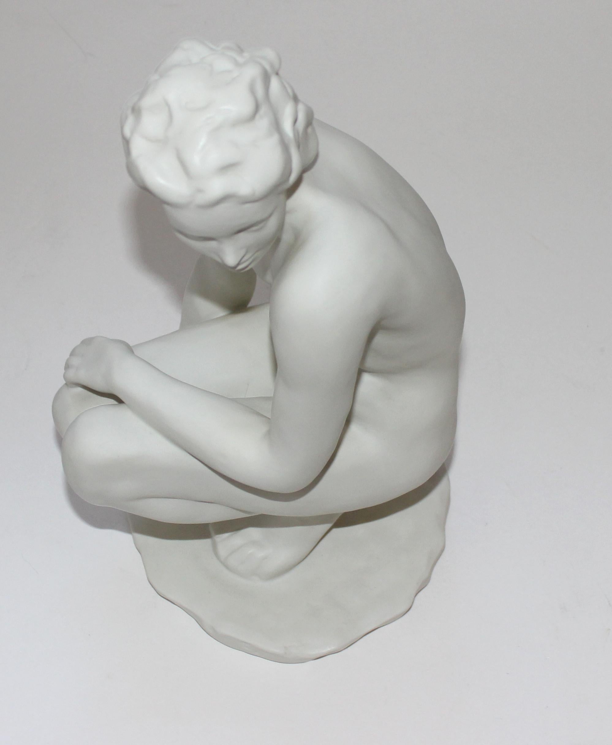 Roenthal-Figur einer weiblichen Aktfigur „Die Hockende“ (20. Jahrhundert) im Angebot
