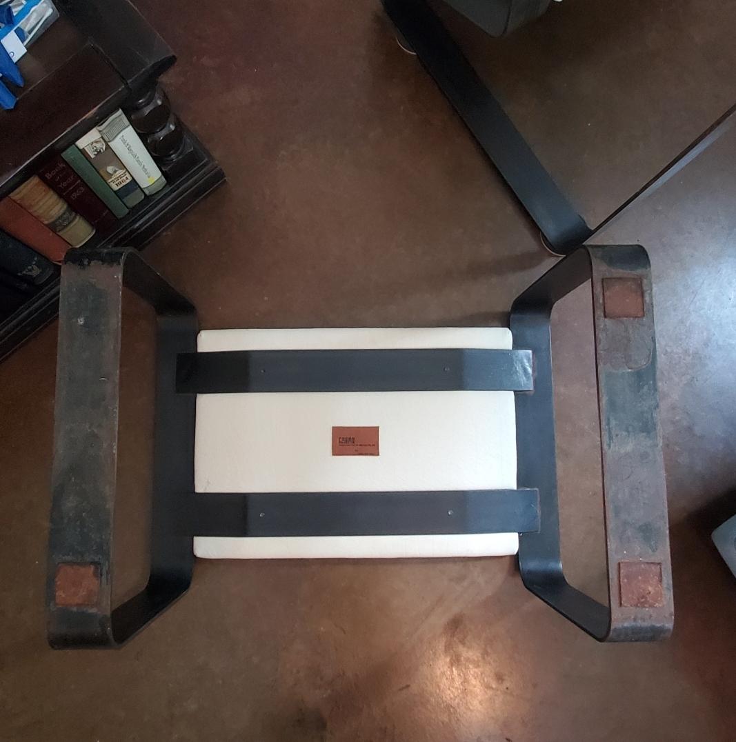 Rogan Objects Chair AND Ottoman In condizioni buone in vendita a Waxahachie, TX
