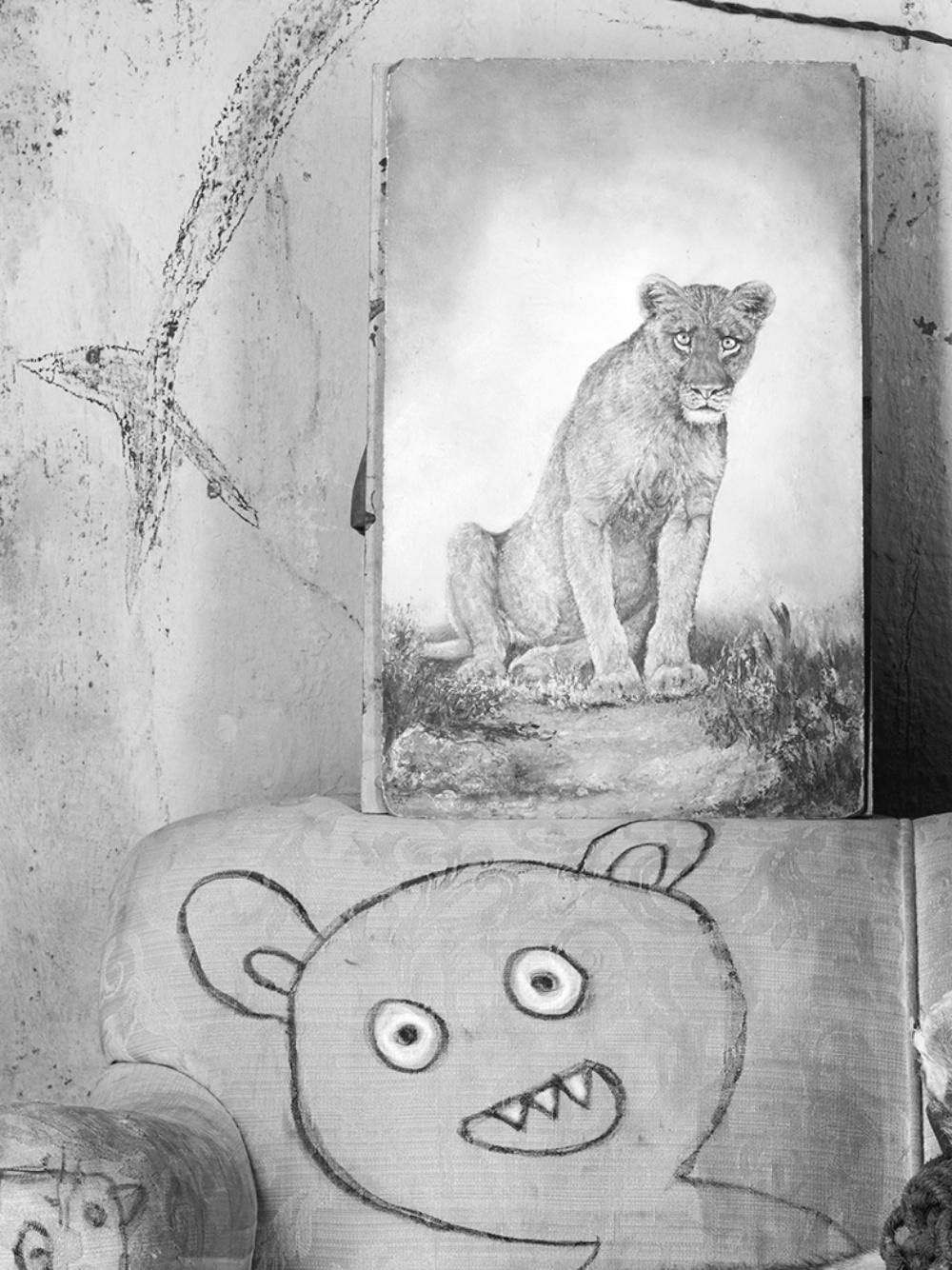 Protettore - Roger Ballen, Roger The Rat, Bianco e nero, Animali, Fotografia in vendita 1