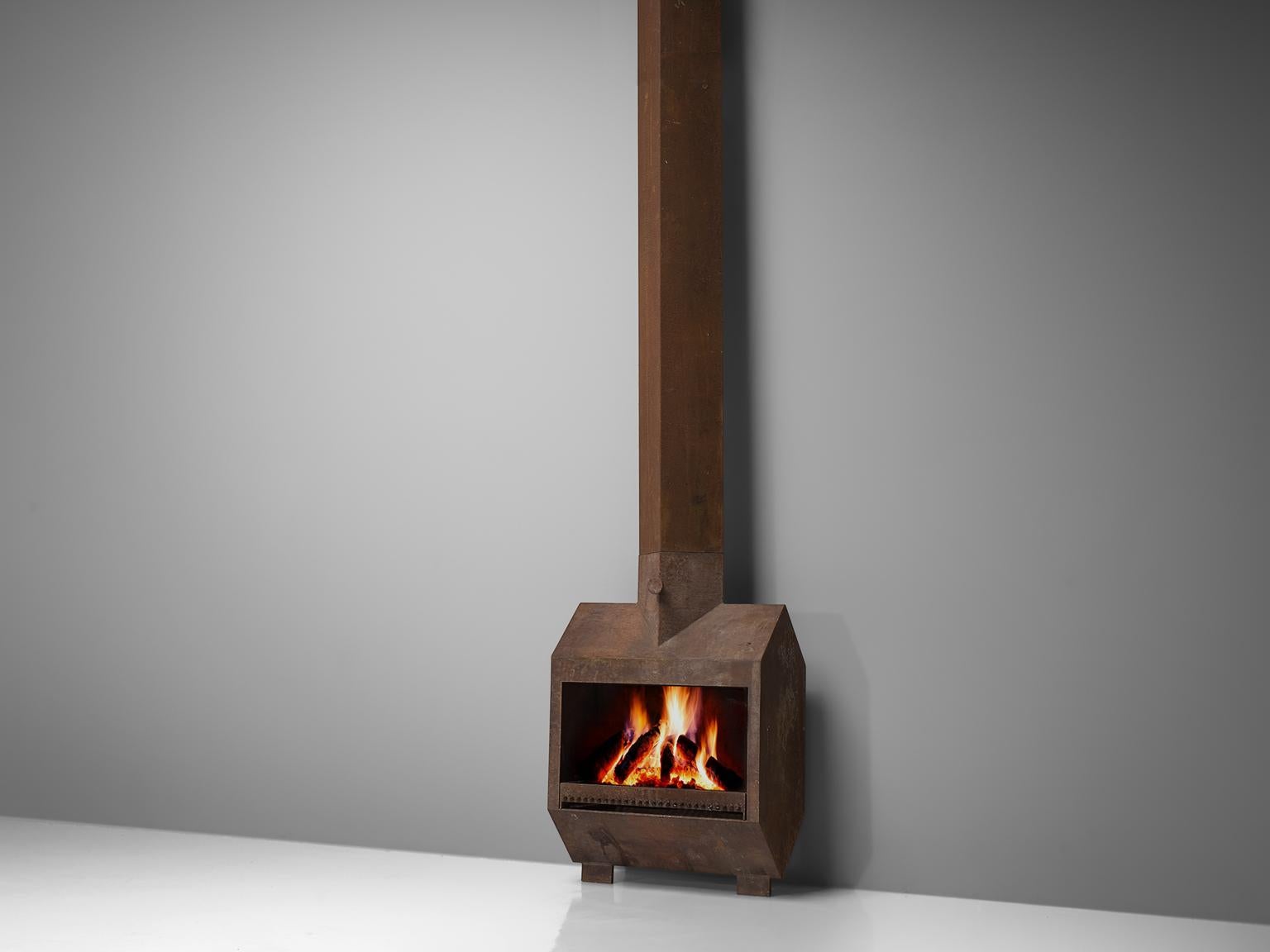 Roger Bonduel Chimenea única de acero corten Acero