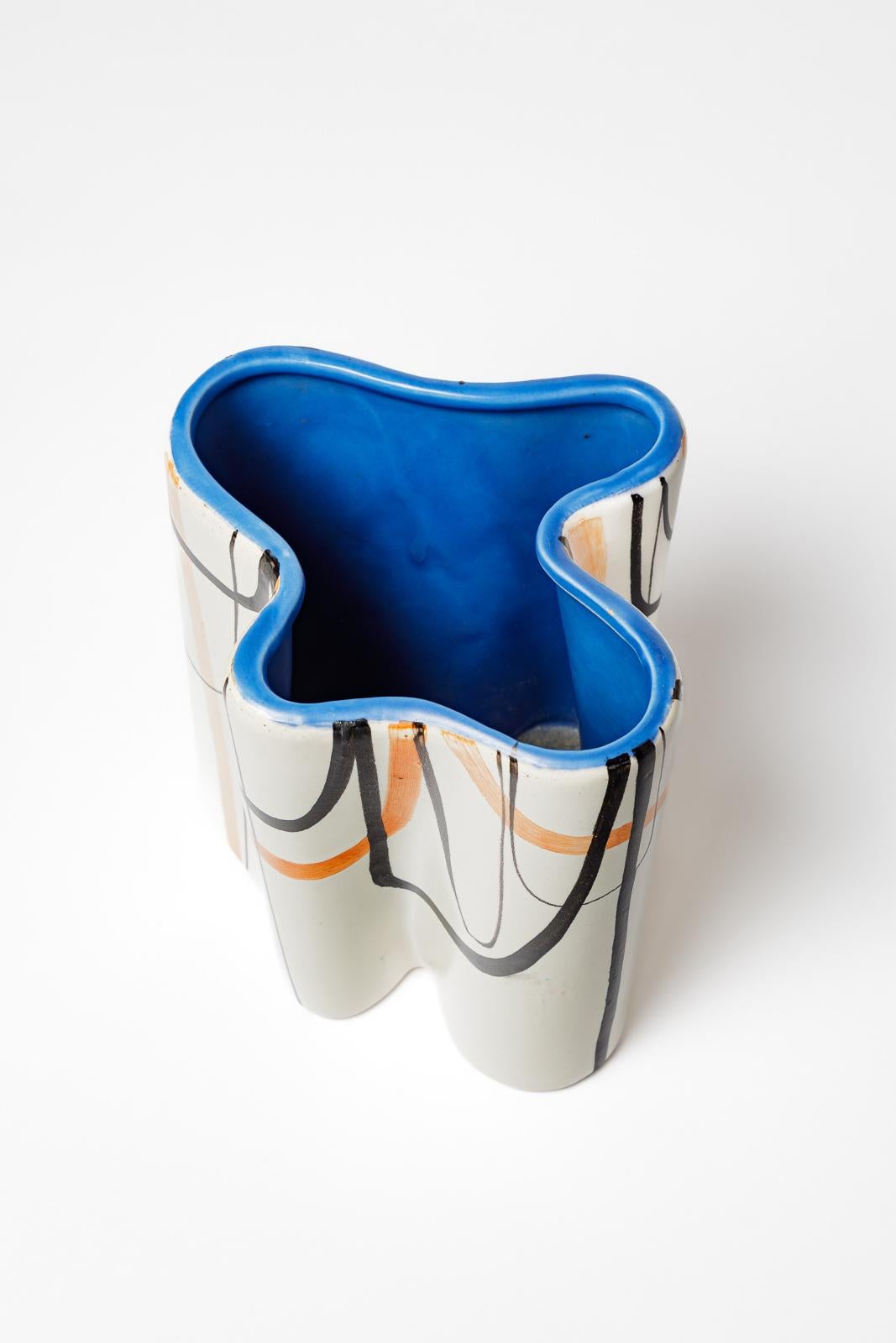 Roger Capron Vaso in ceramica bianca e blu di design del XX secolo 