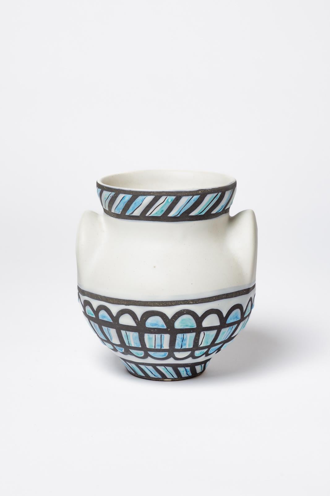 Roger Capron (1922-2006)

Vaso in ceramica bianca e blu di Roger Capron dal design del XX secolo

Vaso 