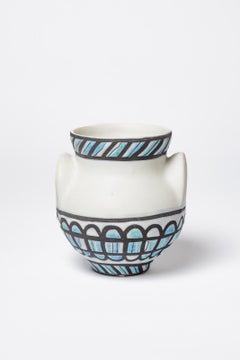 Roger Capron vase en céramique blanc et bleu du 20e siècle oreilles Vallauris AM