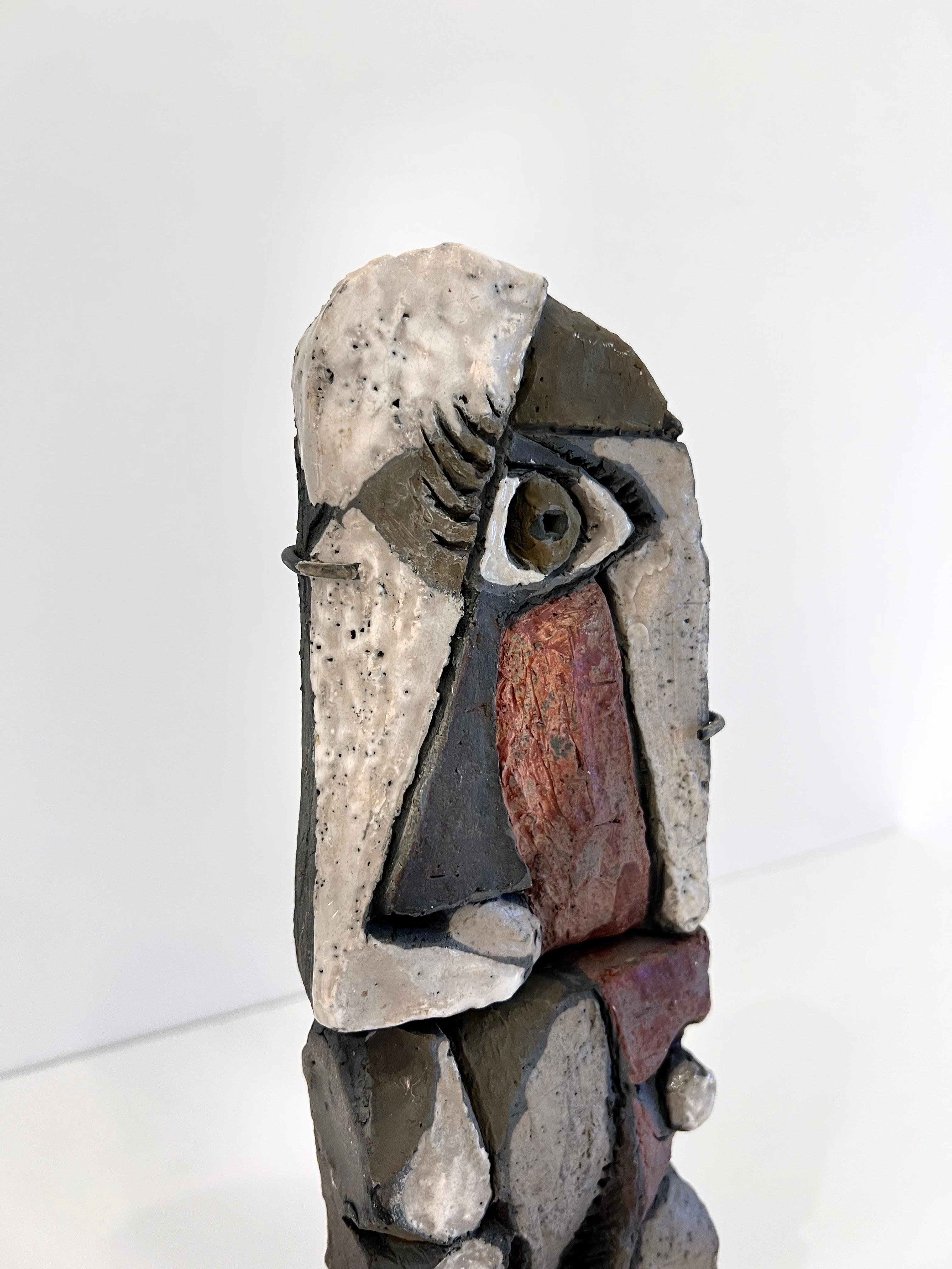 Abstrakte Keramik-Skulptur auf Ständer von Roger Capron (Metall) im Angebot