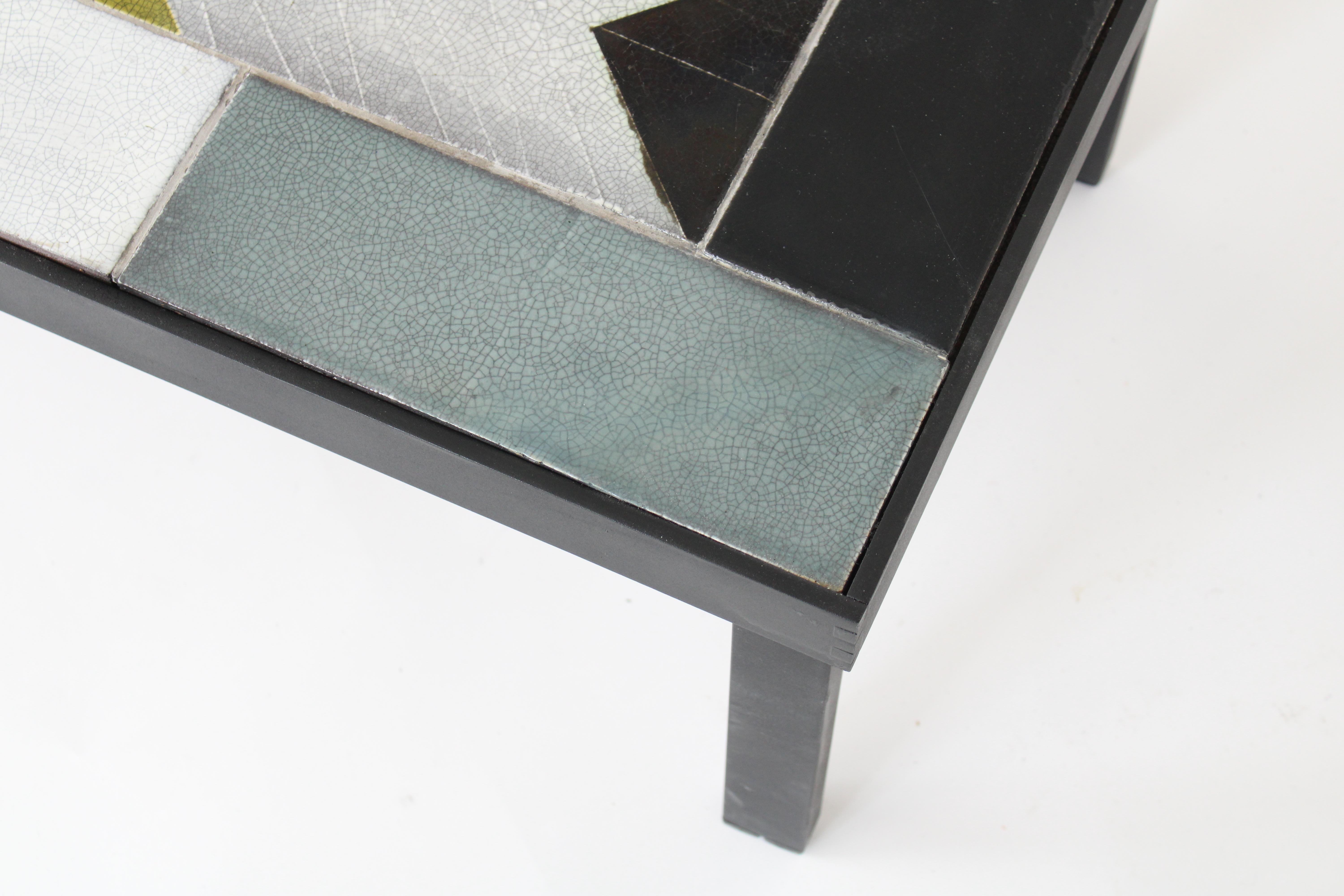 Roger Capron Table basse ou d'appoint en céramique abstraite Vallauris, France 1