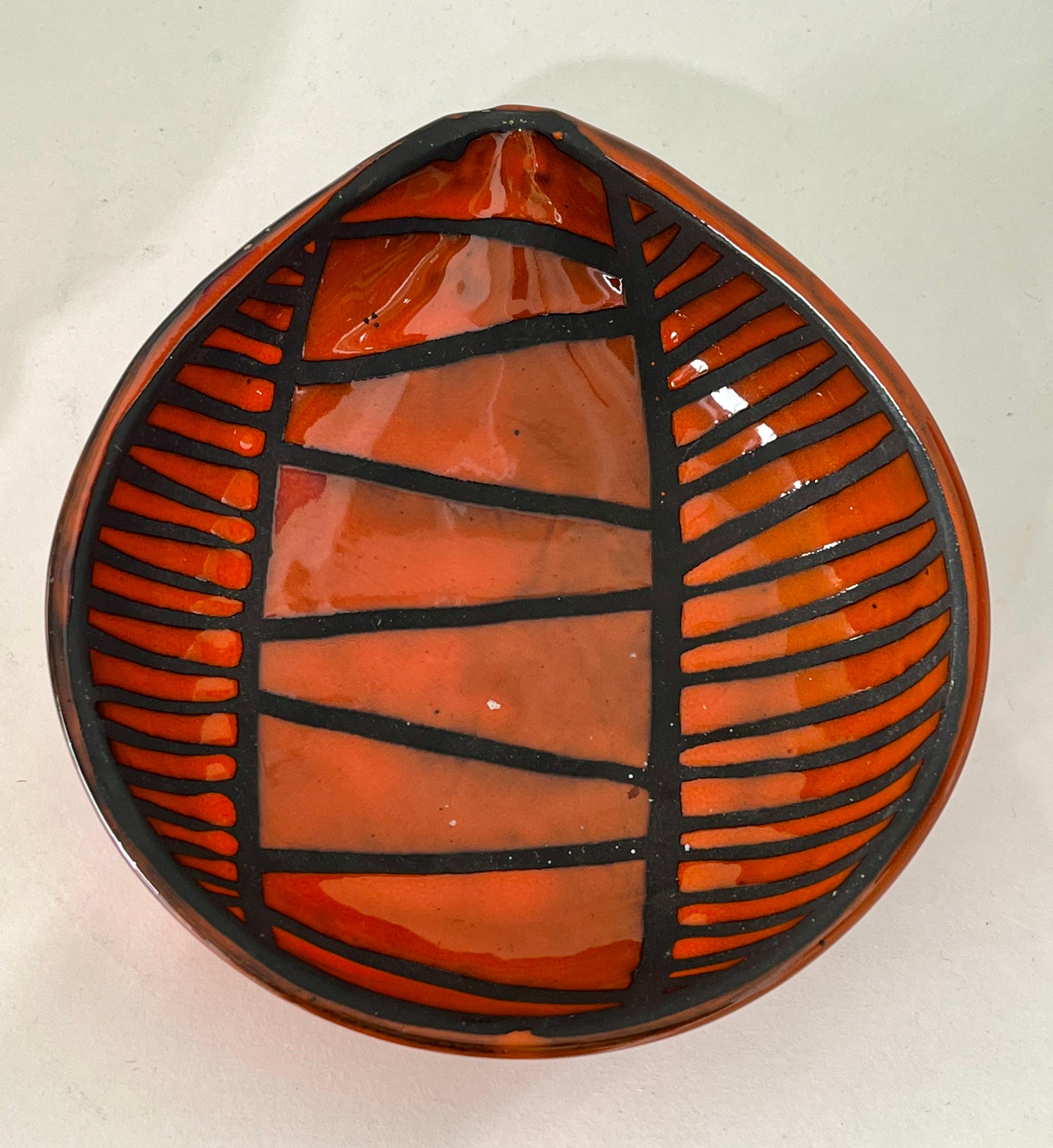 Roger Capron : Ciotola a tripode nera e rossa in ceramica smaltata, circa 1950 in vendita 3