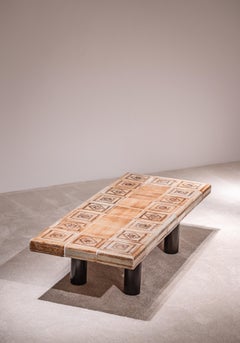 Table basse en bois et céramique Roger Capron