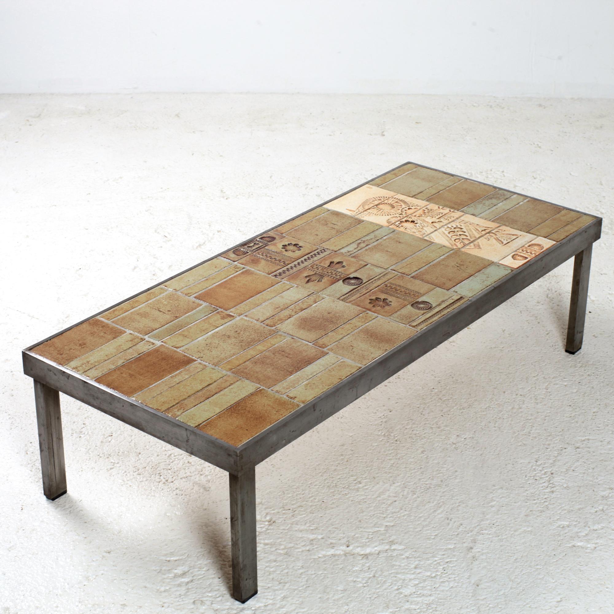 Mesa baja de cerámica Roger Capron con decoración de pájaros, Vallauris Francia 1960 Moderno de mediados de siglo en venta