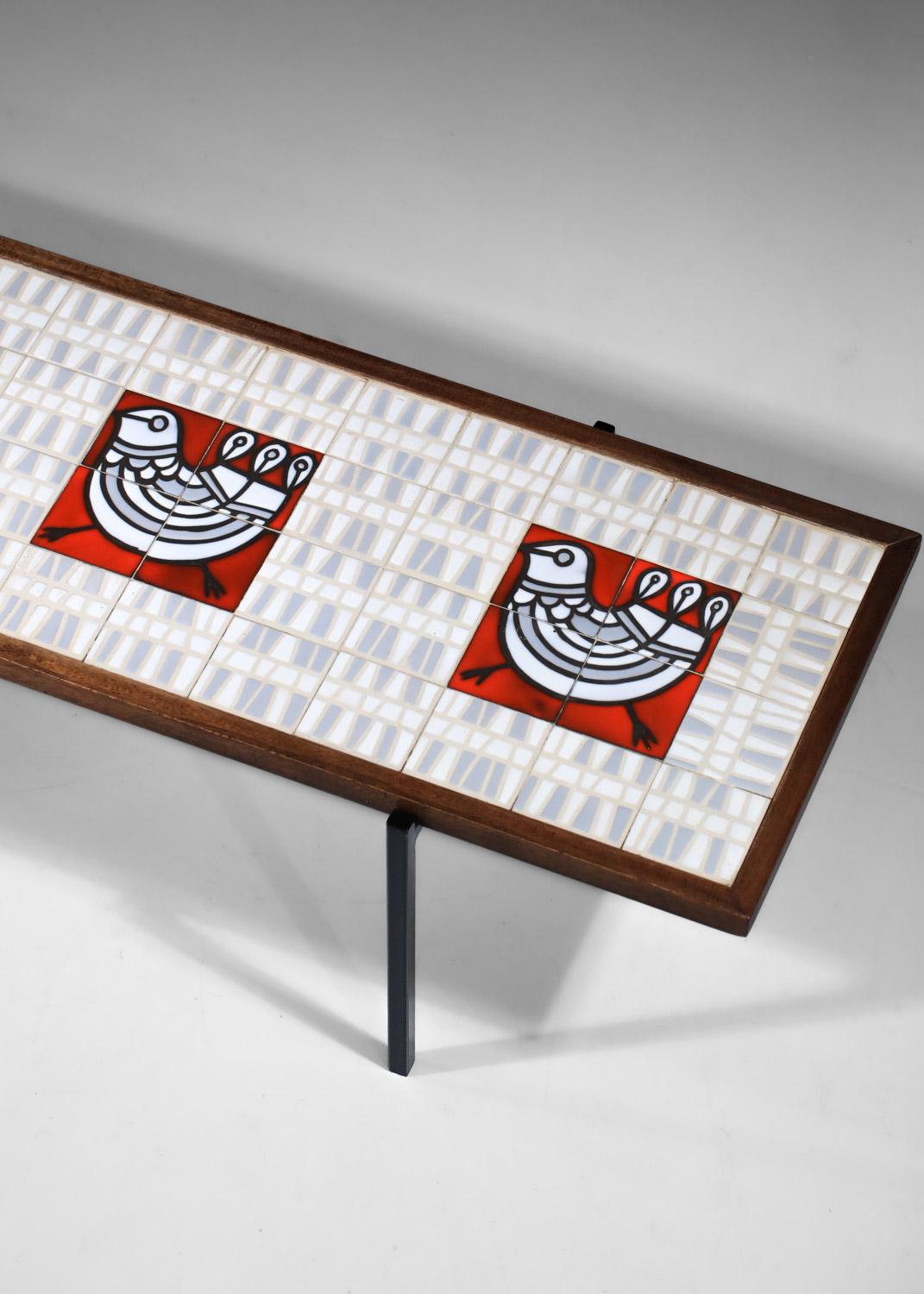 Milieu du XXe siècle Table basse en céramique de Roger Capron avec décor de poulets, années 1950, Vallauris AM en vente