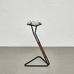 Céramique Roger Capron sur socle Mathieu Matégot, vers 1950