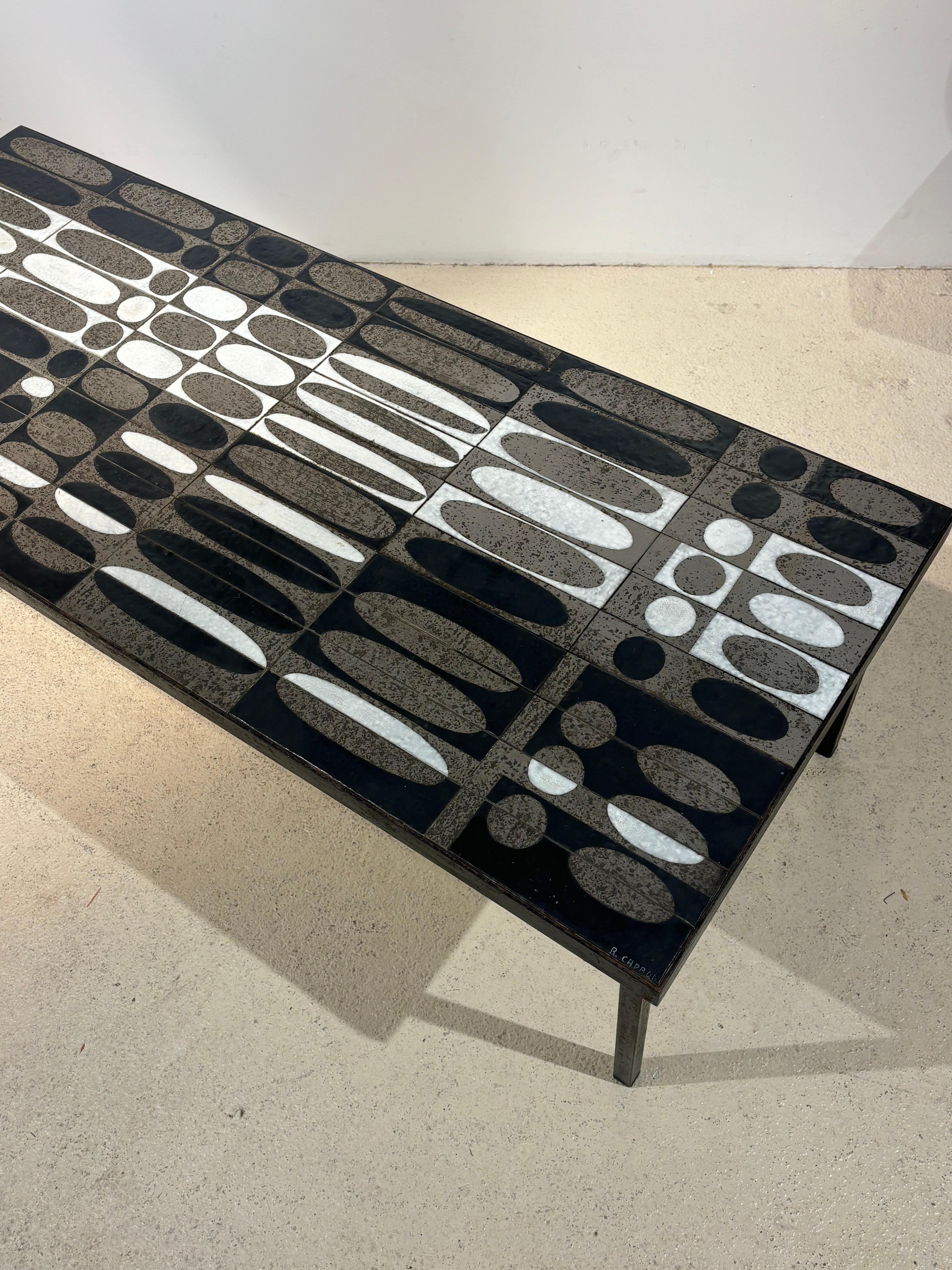 Français Roger Capron coffee table : «grain de café » en vente