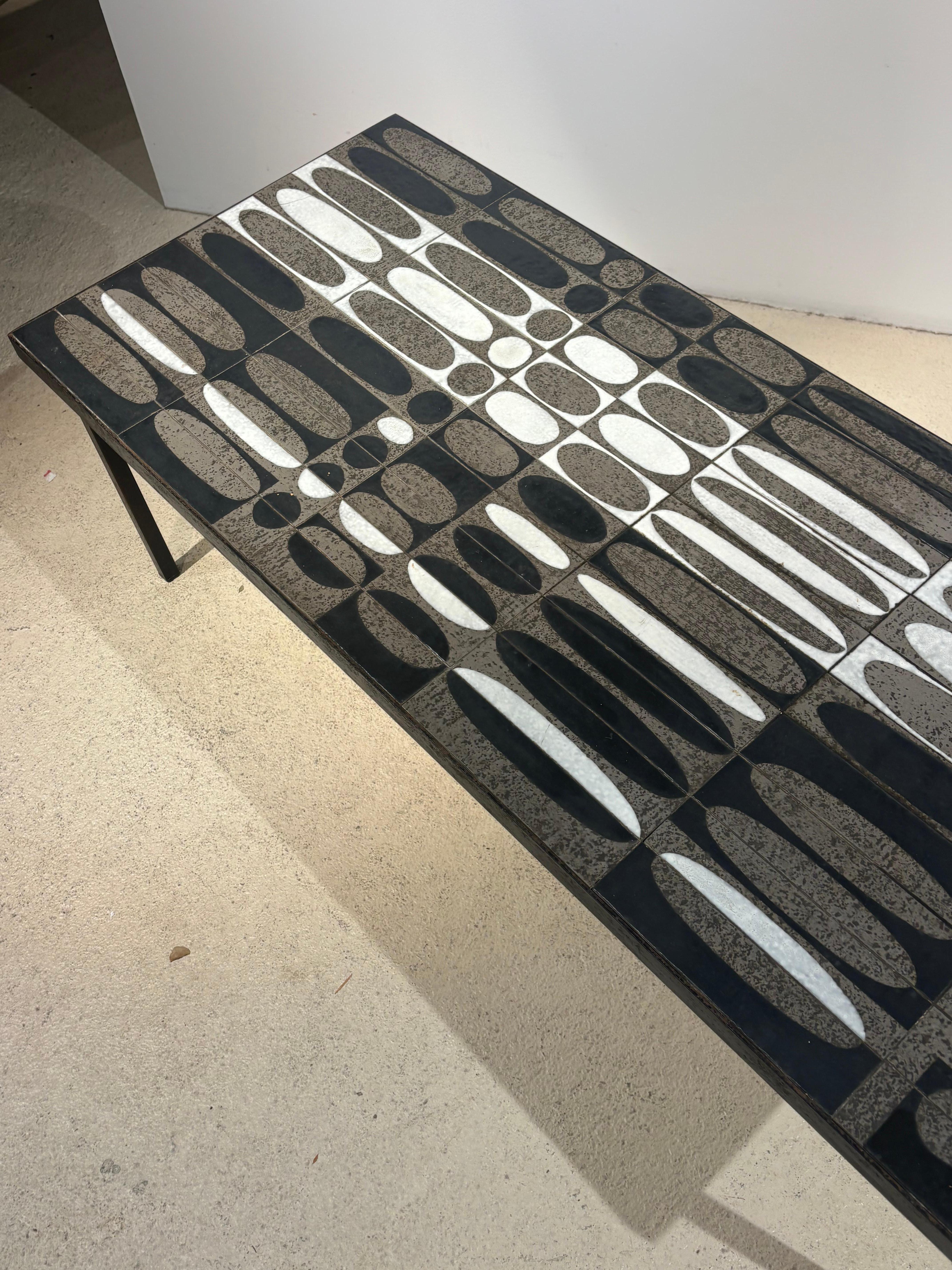 Milieu du XXe siècle Roger Capron coffee table : «grain de café » en vente