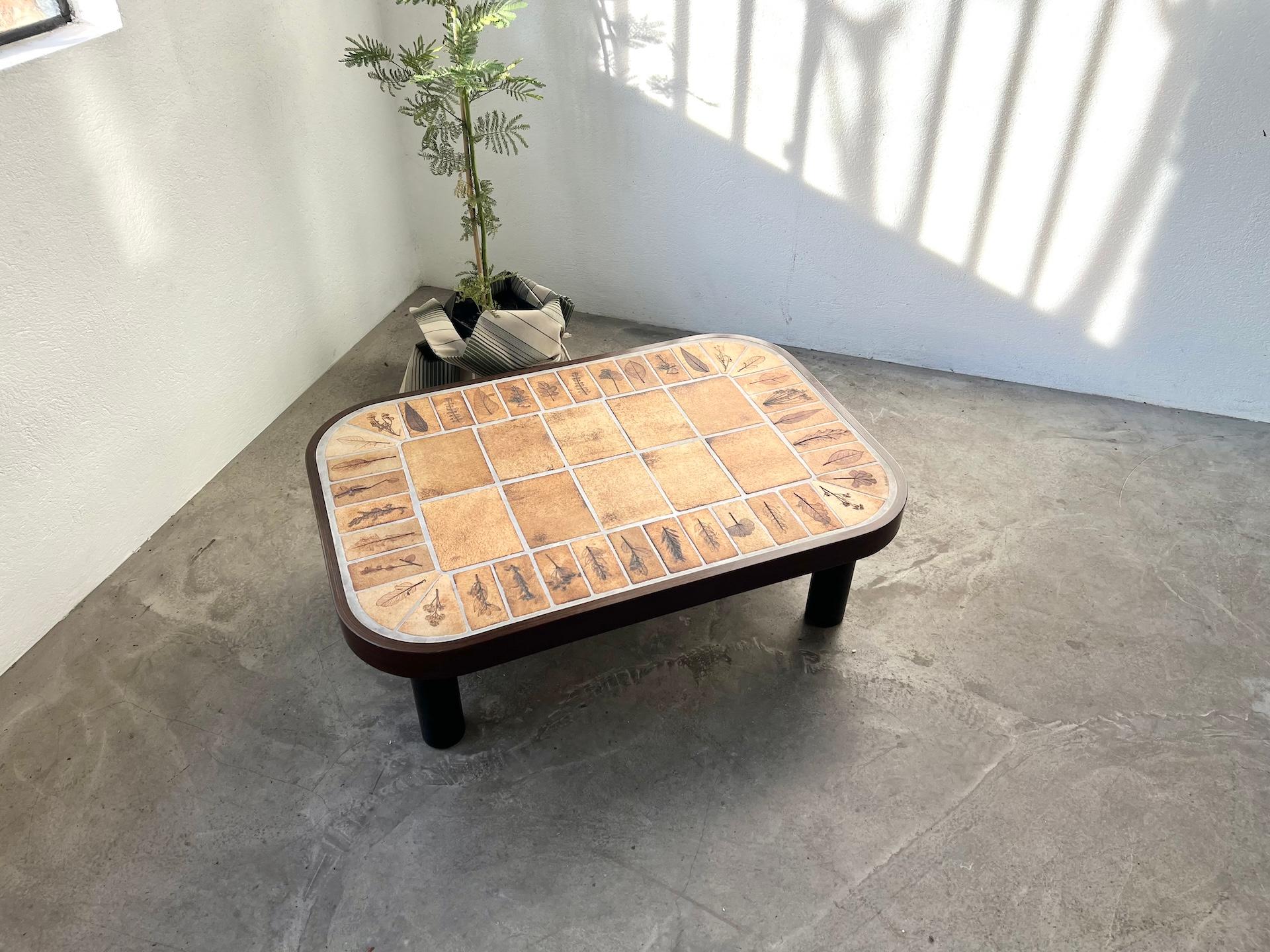 Mid-Century Modern Table basse Roger Capron, modèle Herbariums, France 1965