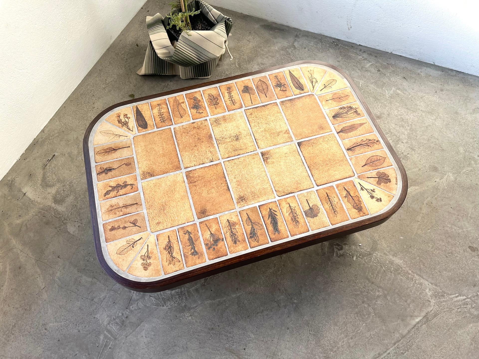 Français Table basse Roger Capron, modèle Herbariums, France 1965