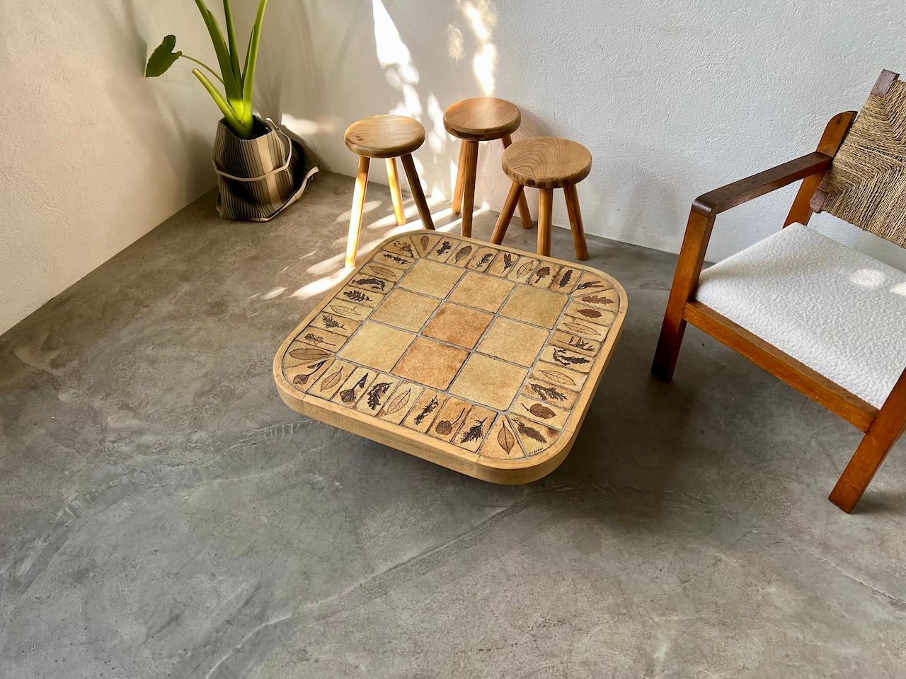 Couchtisch von Roger Capron, Herbiers-Modell aus Buche (Französisch) im Angebot