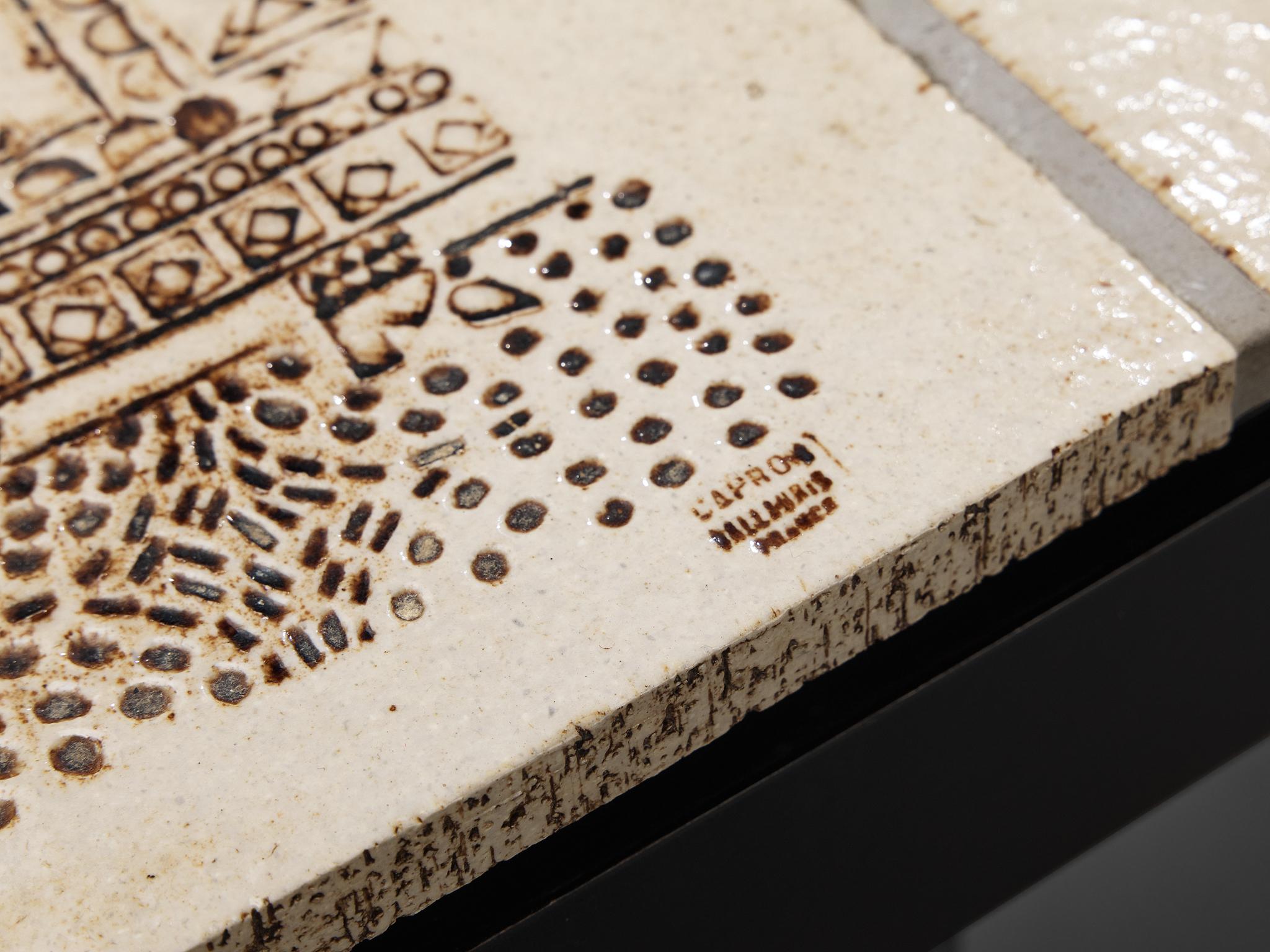 Céramique Roger Capron Table basse avec empreintes illustratives en céramique et Wood en vente