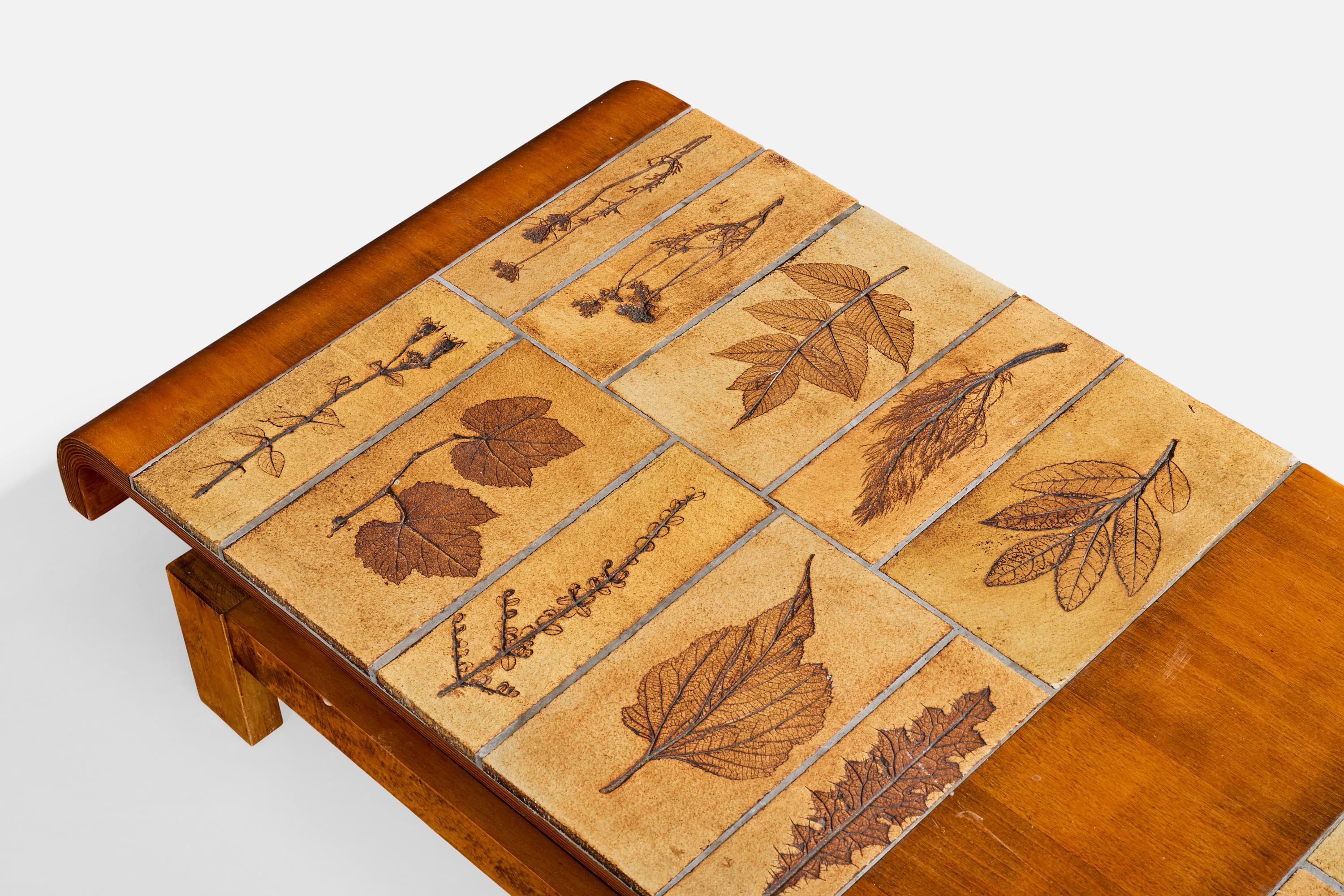 Milieu du XXe siècle Roger Capron, table basse, Wood, céramique, France, années 1960 en vente