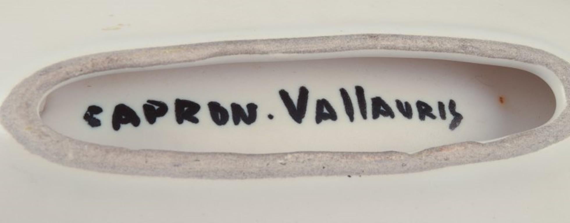 Milieu du XXe siècle Roger Capron pour Vallauris. Bol moderniste en céramique avec une poignée en bambou. en vente