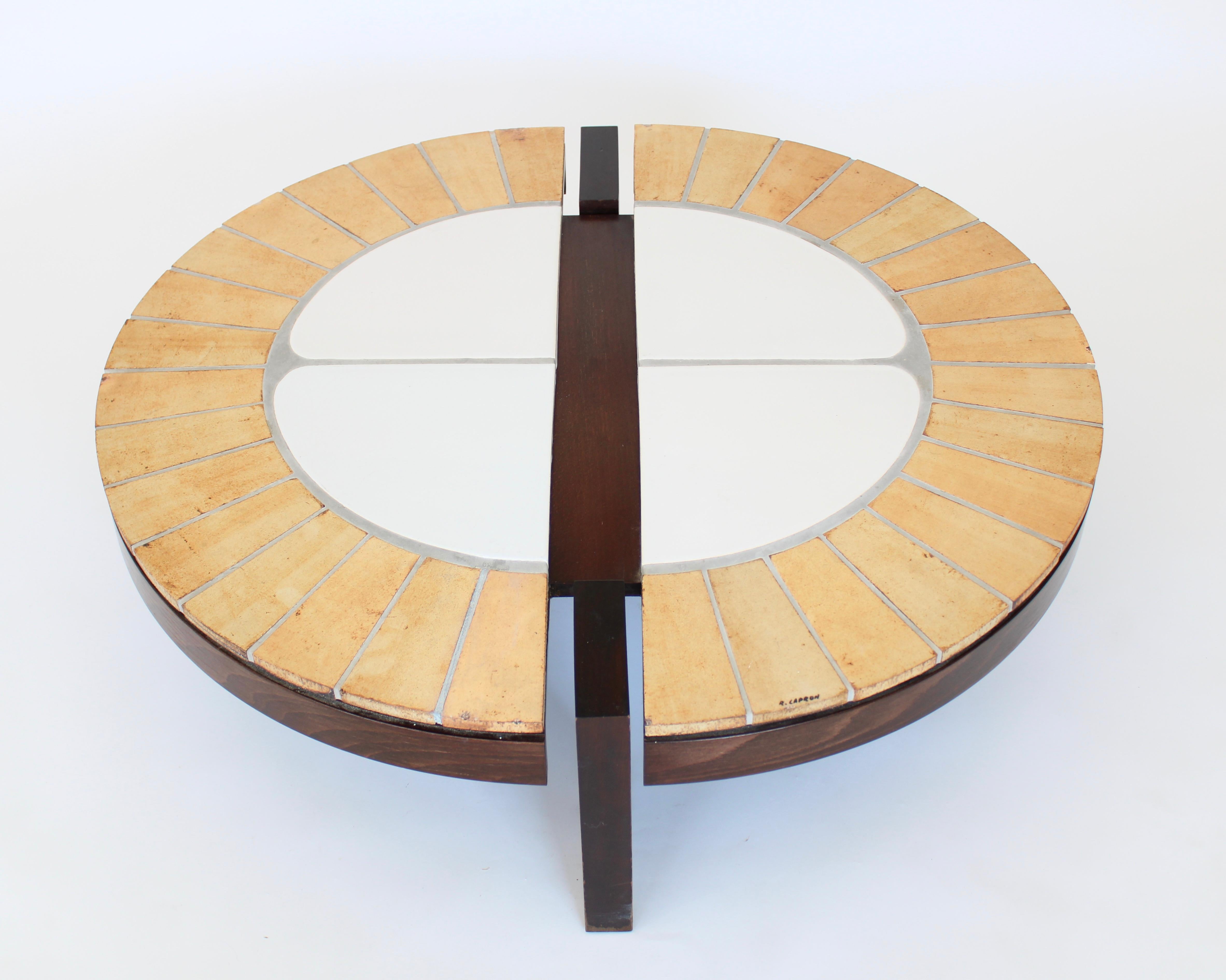 Roger Capron Table basse en céramique française et Wood Signée R Capron Bon état à Chicago, IL