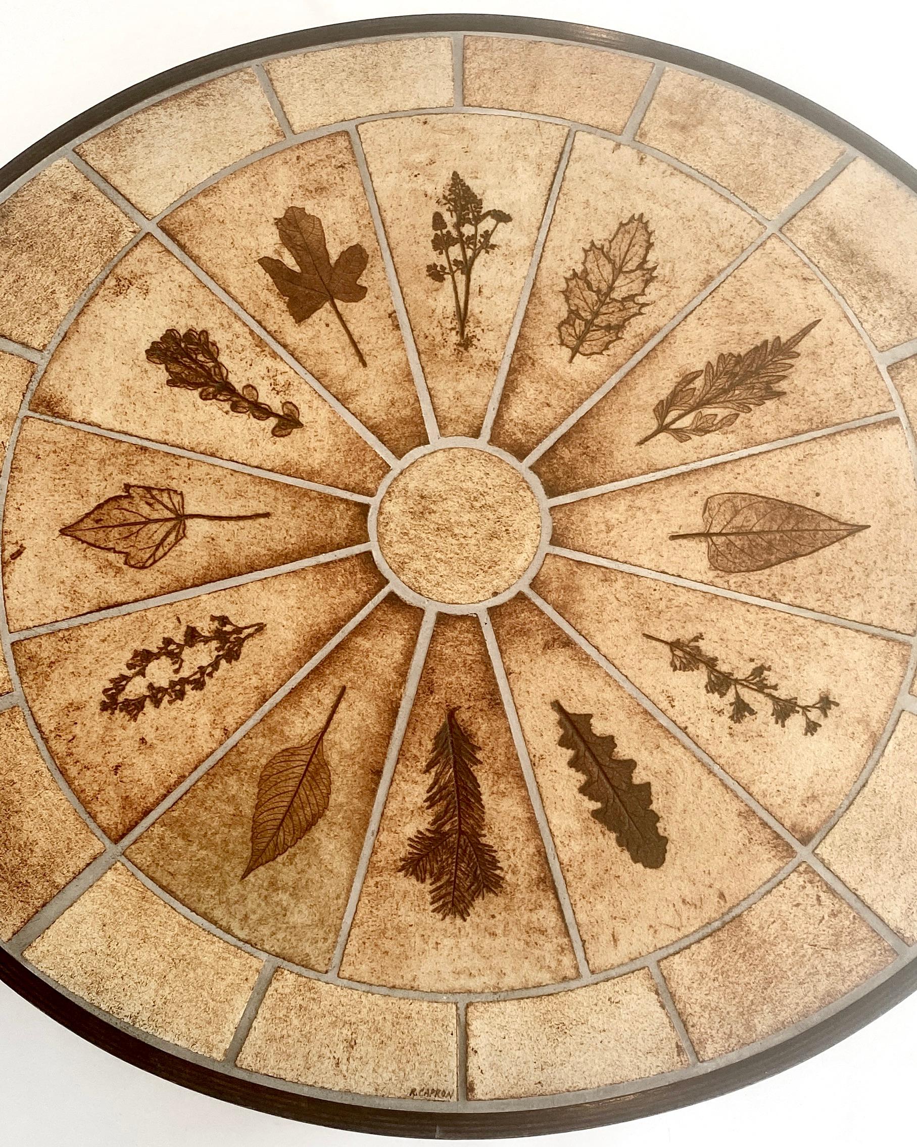 Ceramica Tavolino ovale in ceramica francese di Roger Capron con decorazioni a foglie di gariga in vendita