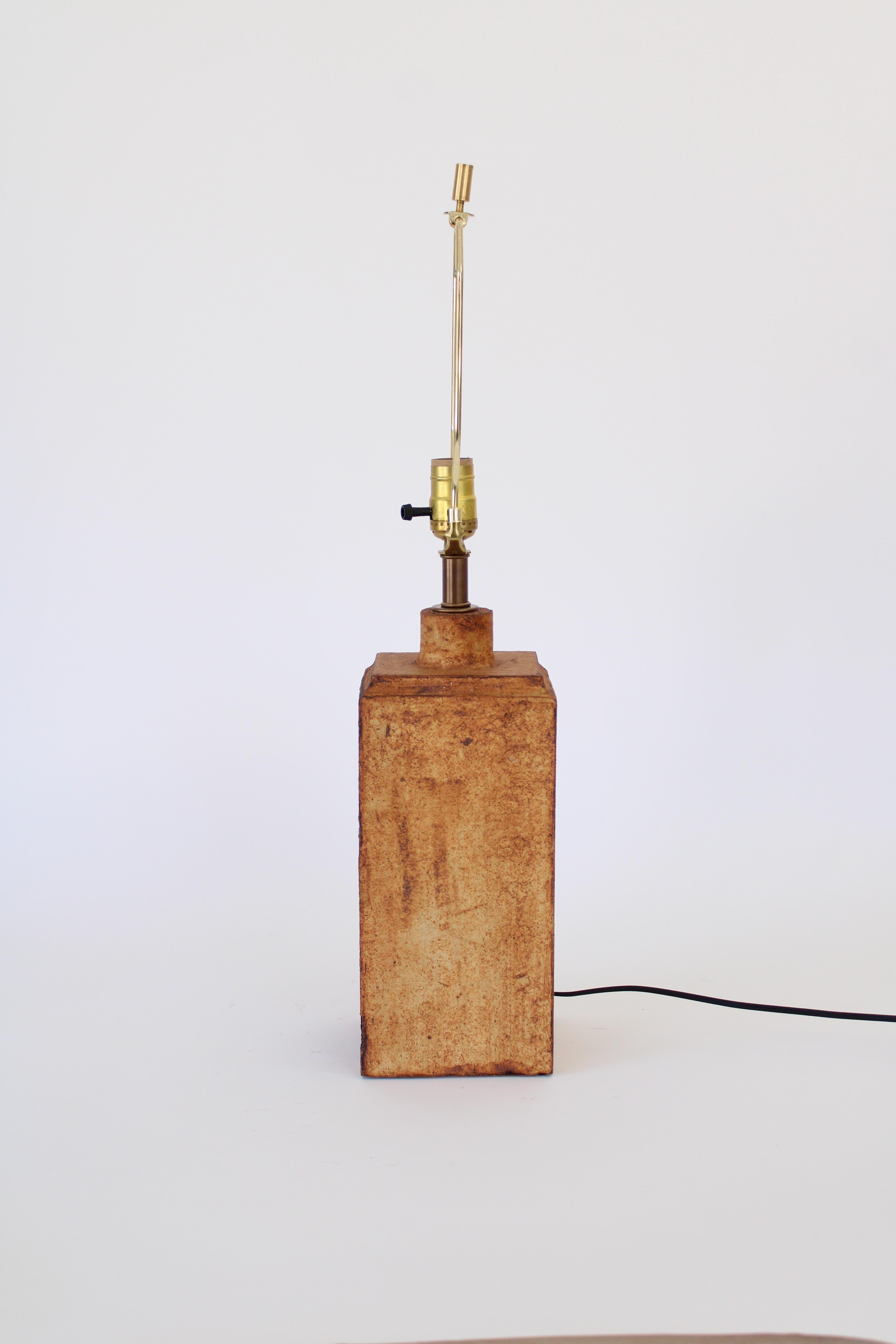 Lampe de table en céramique française Roger Capron, image de femme, vers 1977 en vente 4