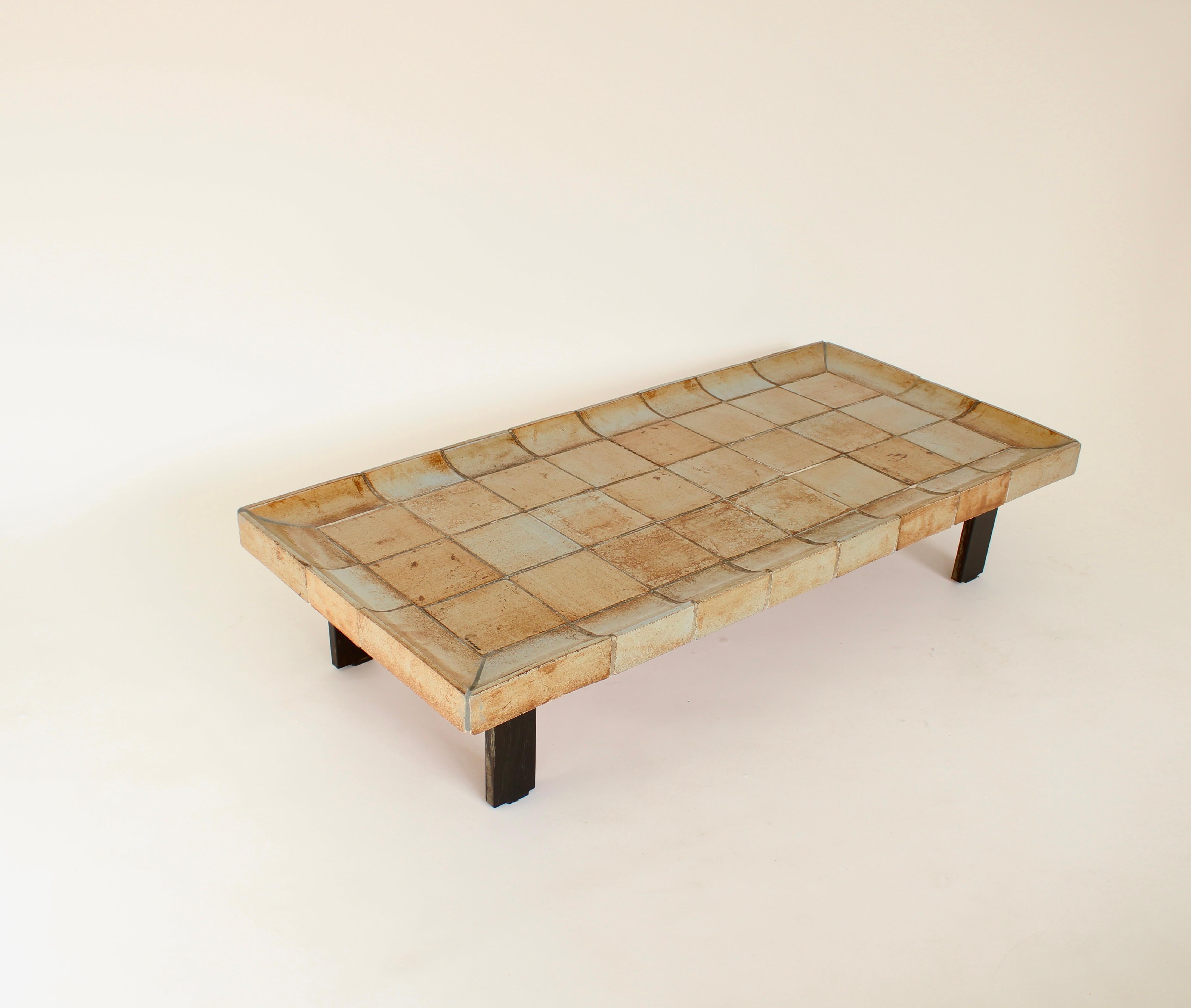 Mid-Century Modern Roger Capron Table basse en céramique française Modèle Cuvette Vallauris en vente