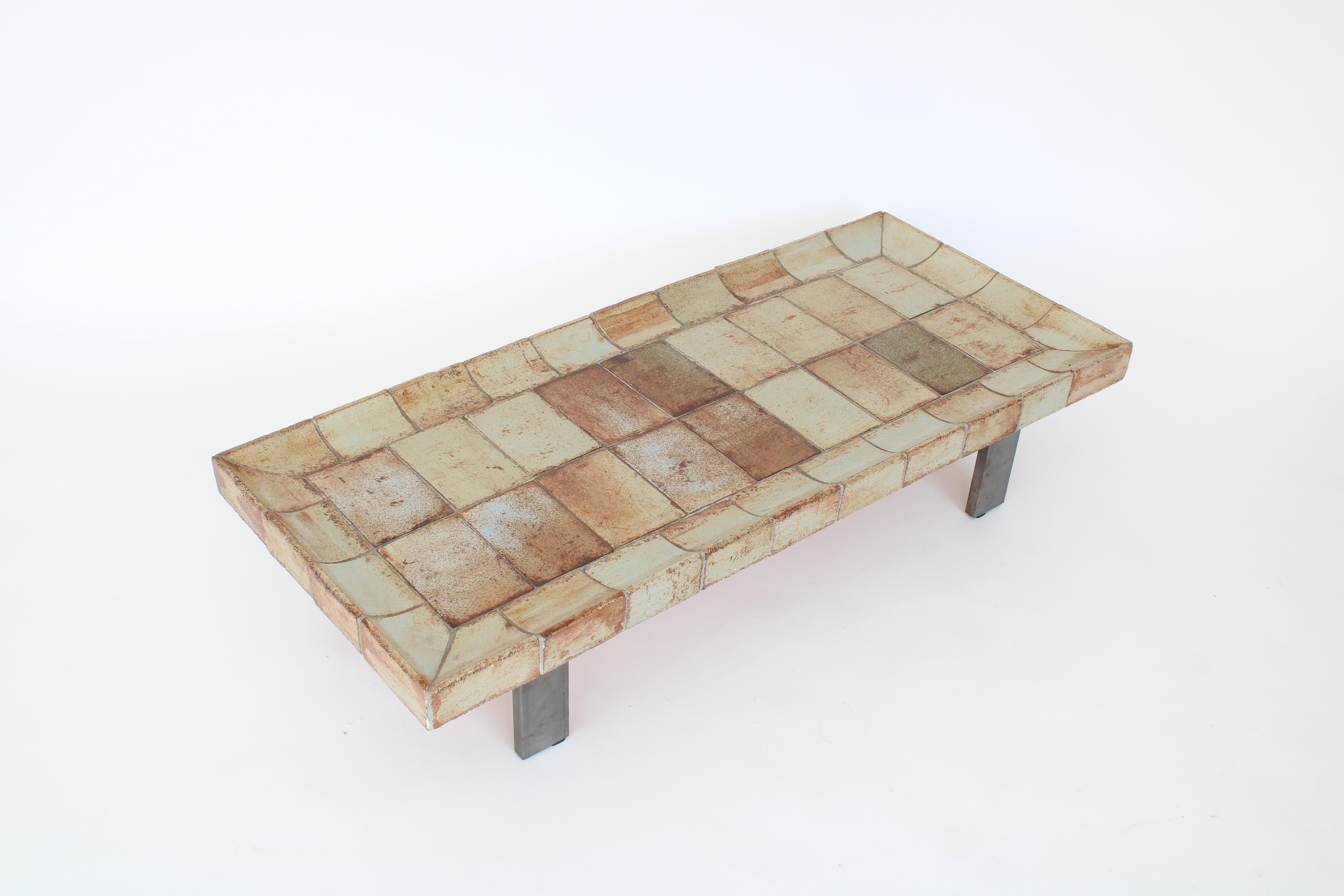 Céramique Roger Capron Table basse en céramique française Modèle Cuvette Vallauris en vente
