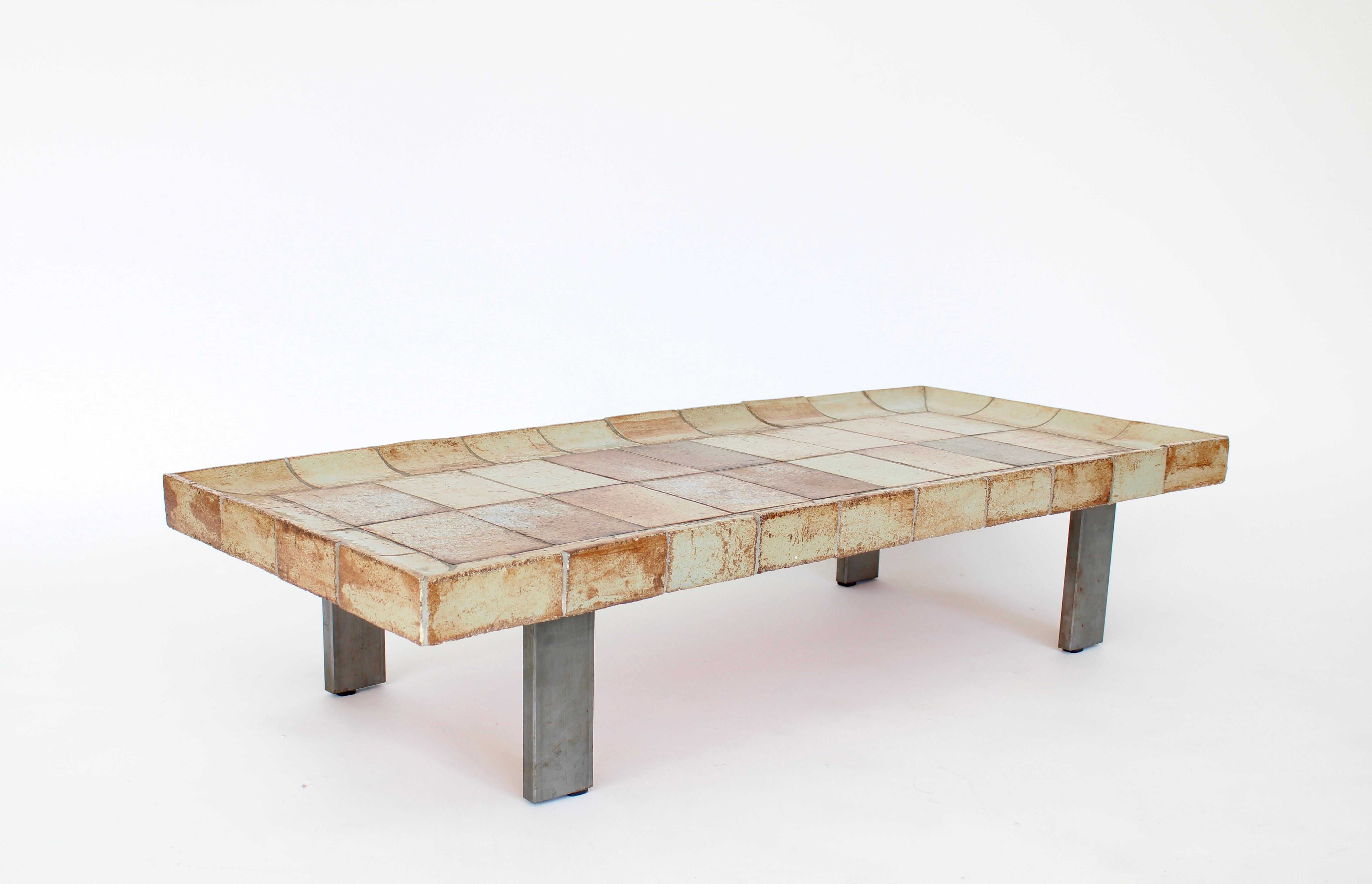 Roger Capron Table basse en céramique française Modèle Cuvette Vallauris en vente 1
