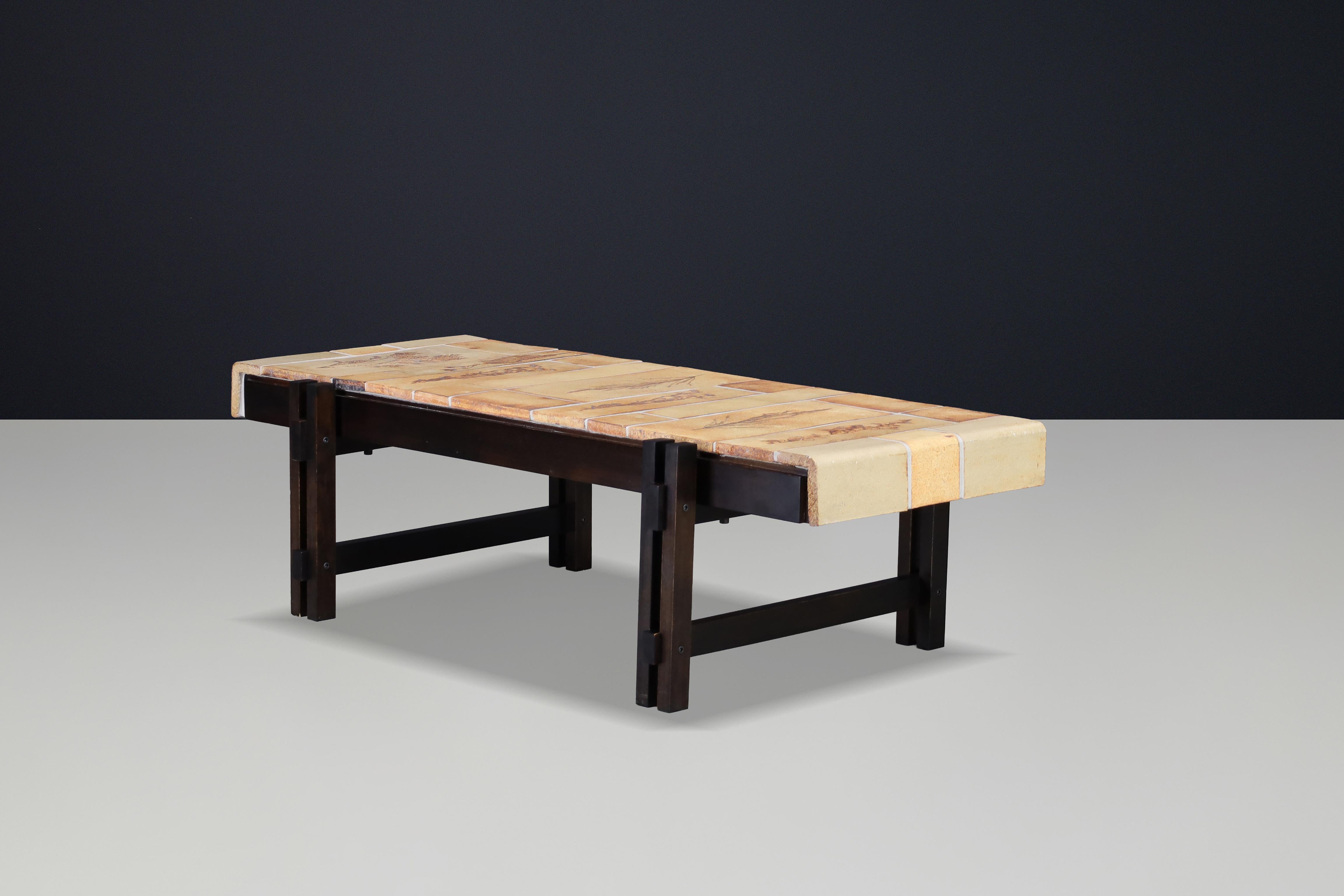 Roger Capron “Garrigue” Ceramic Tile Coffee Table, France, 1960s siglo XX en venta