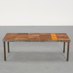 Table basse Roger Capron Garrigue, plateau en céramique, structure en métal, années 1960