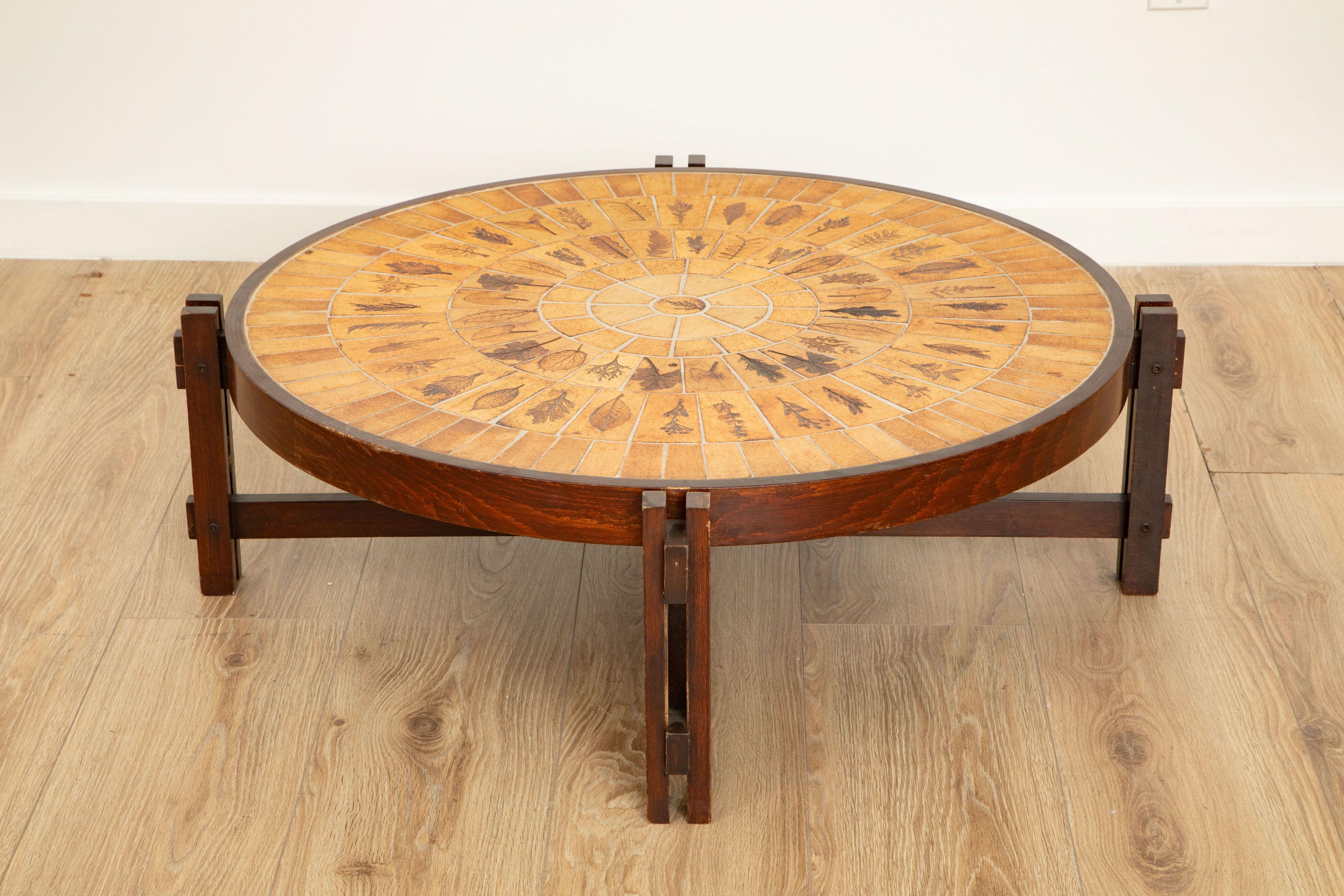 Roger Capron “Garrigue” Round Coffee Table, Ceramic Tile Top, France 1970 For Sale 1