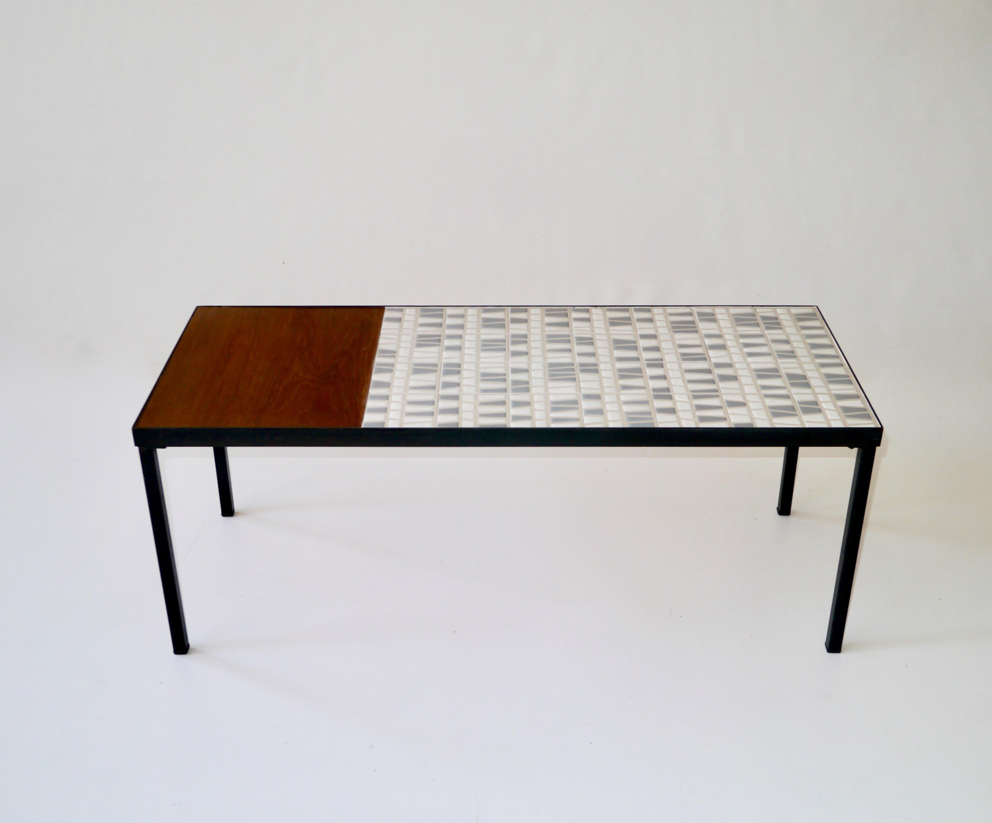 Roger Capron, Iconic Low Table, Vallauris, France, circa 1960 im Zustand „Gut“ im Angebot in Saint Ouen, FR