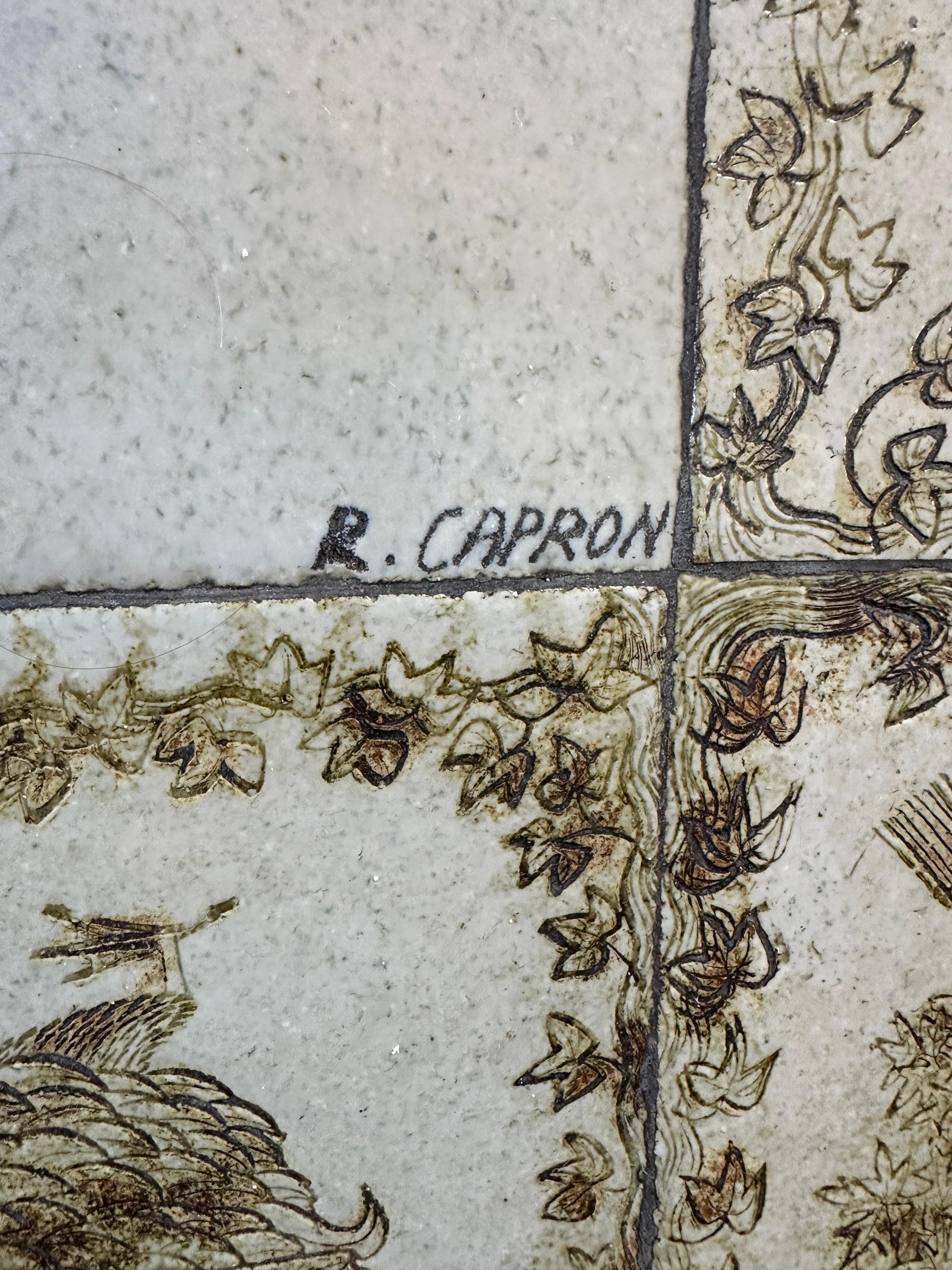 Roger Capron, A.I.C. Table basse avec des carreaux de céramique émaillée représentant des oiseaux et des fleurs. en vente 2