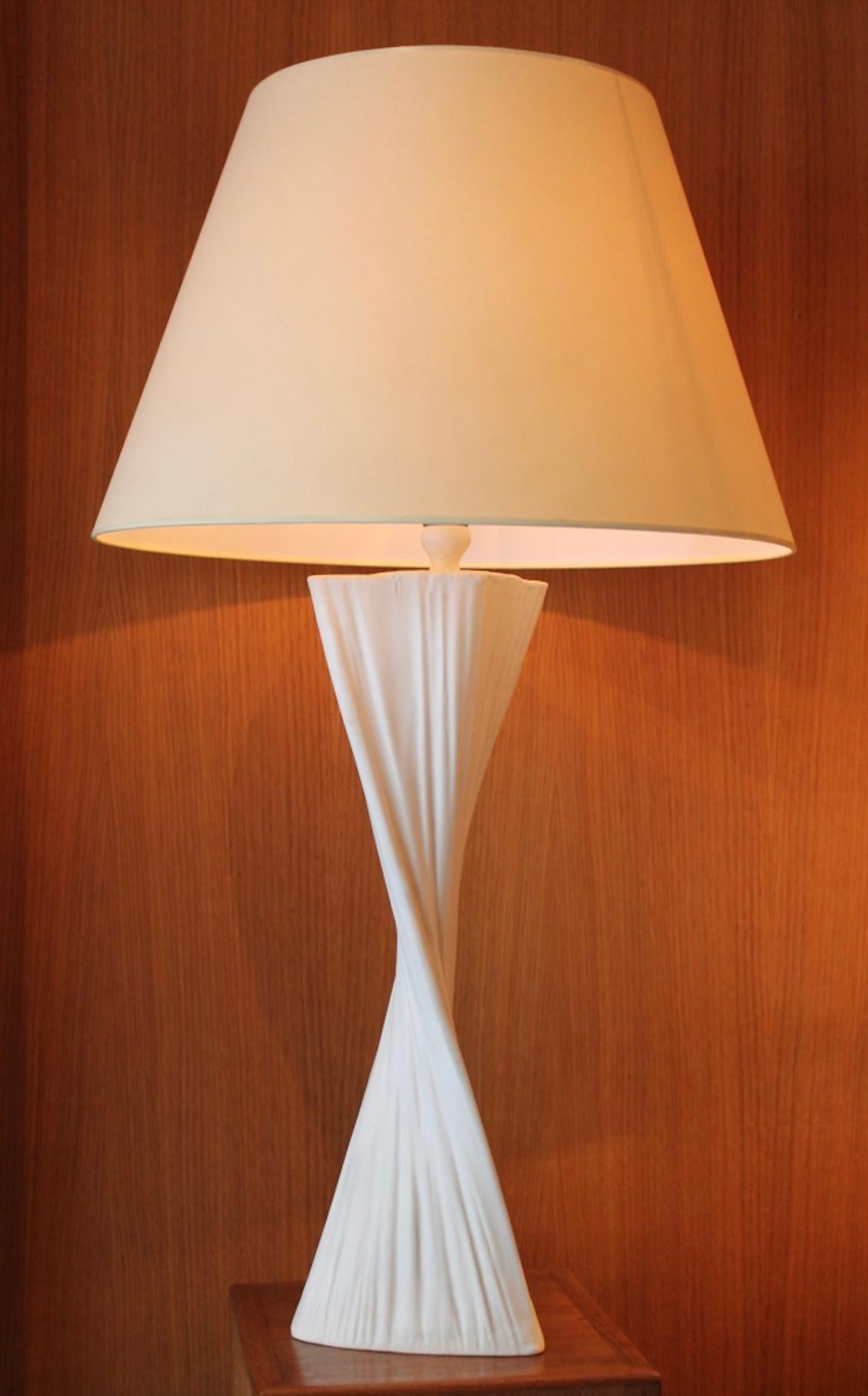 Exquisite timeless French Mid-Century Modern Table Lamp by Roger Capron. Made by Roger Capron at his atelier in Vallauris, the ceramic capital of France. Signed under the base. 