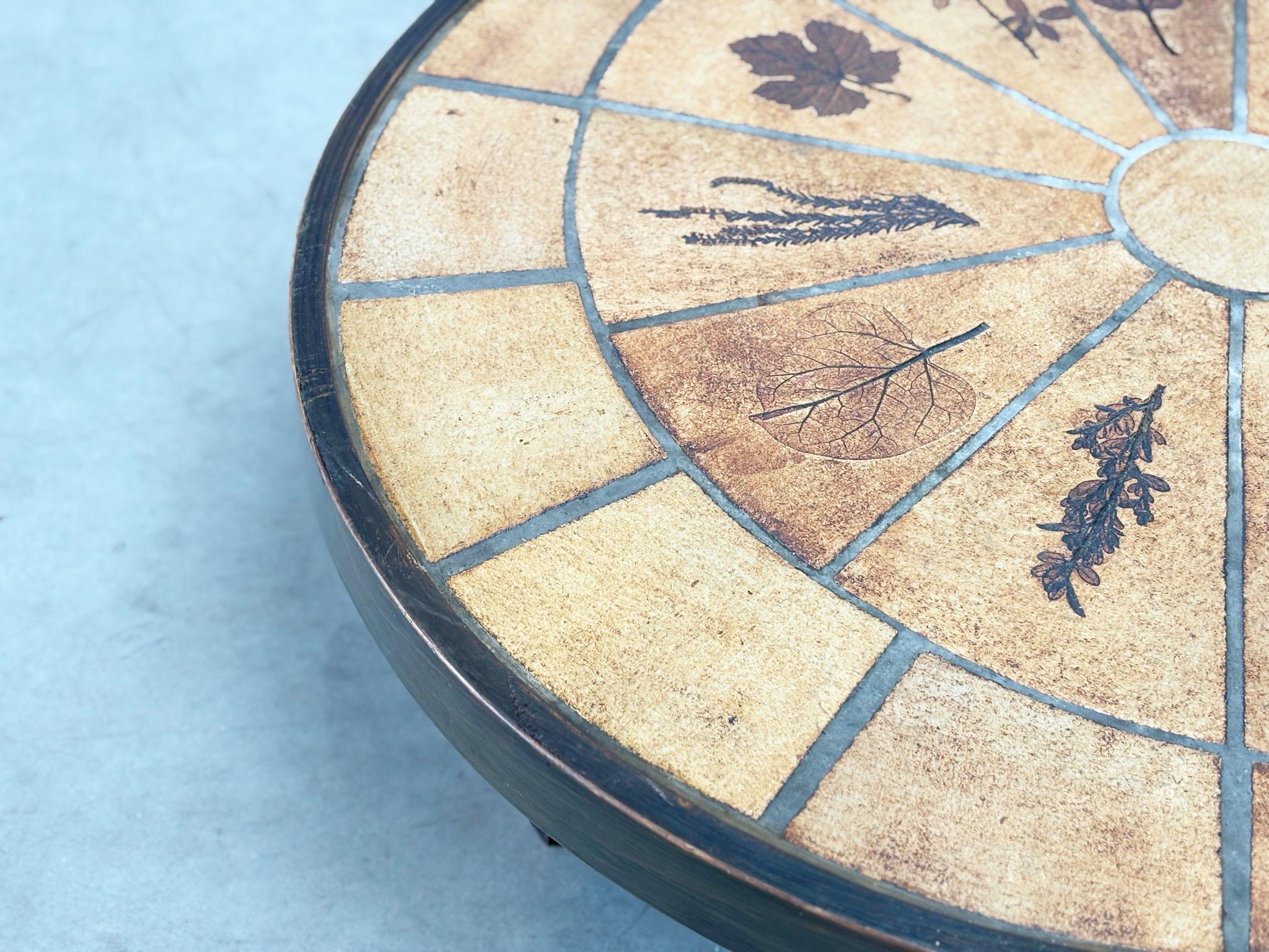 Table basse ovale Roger Capron en vente 1