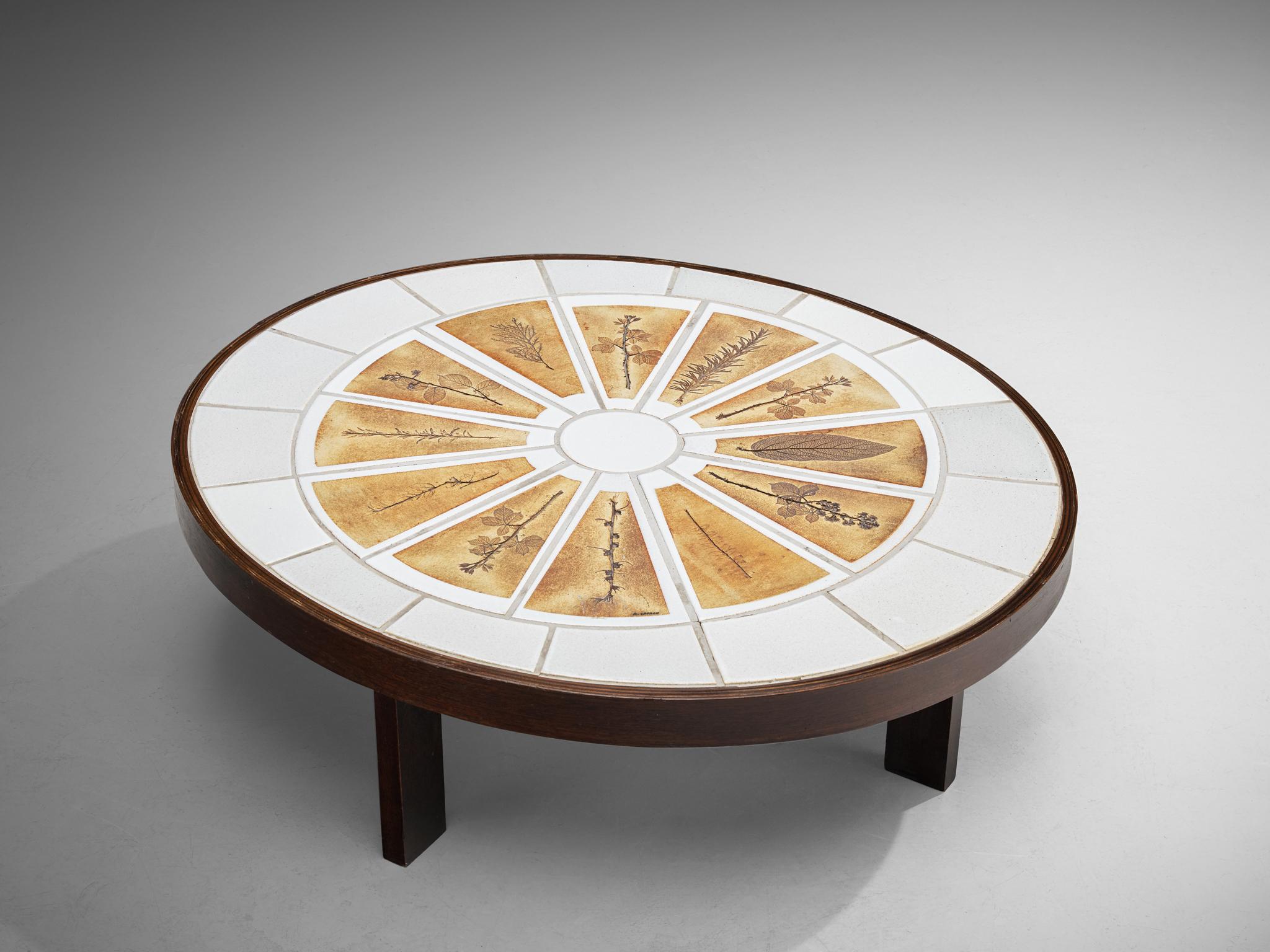 Roger Capron Table basse ovale avec empreintes de Fauna en céramique et Wood Bon état - En vente à Waalwijk, NL