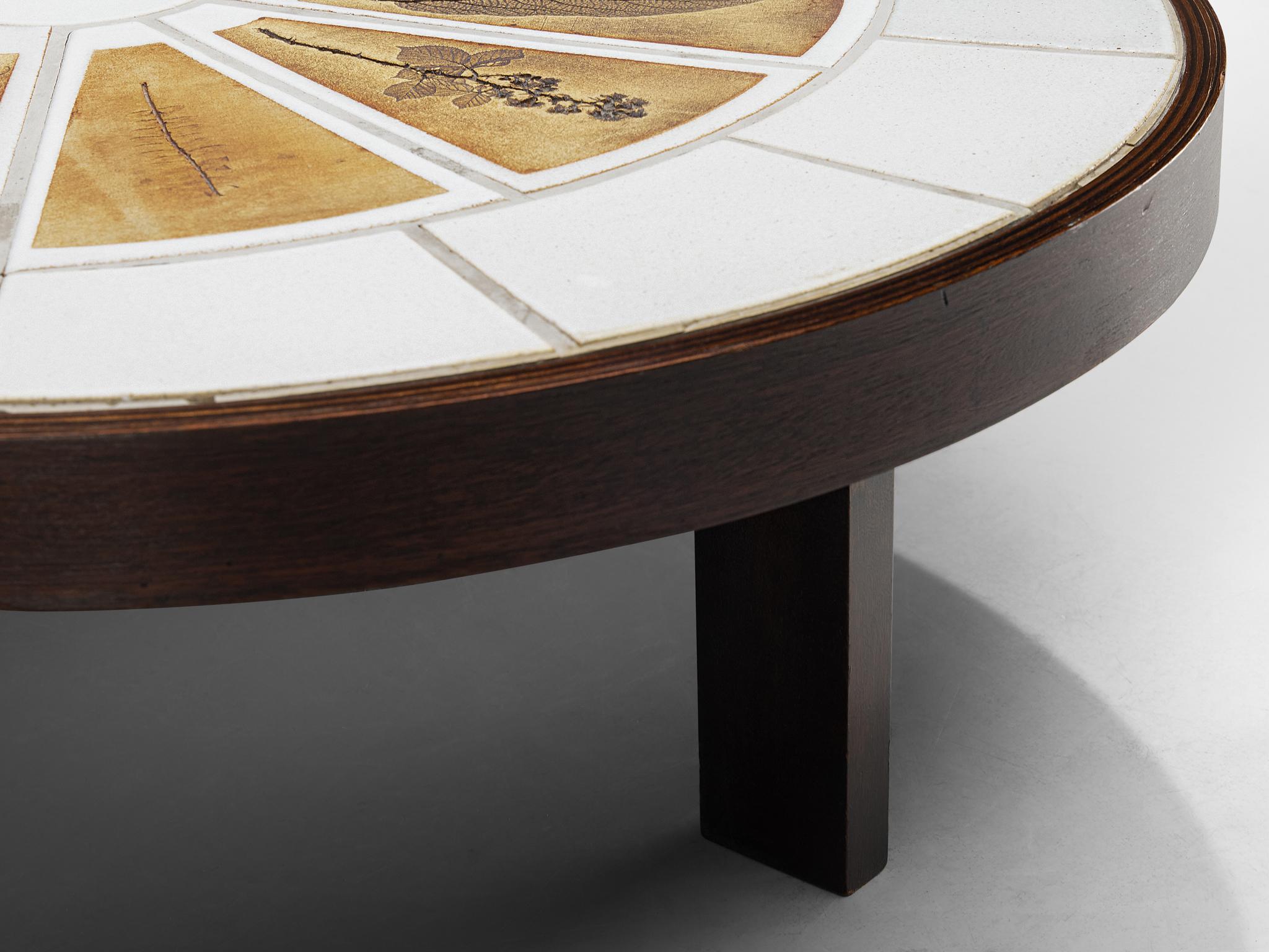 Roger Capron Table basse ovale avec empreintes de Fauna en céramique et Wood en vente 2