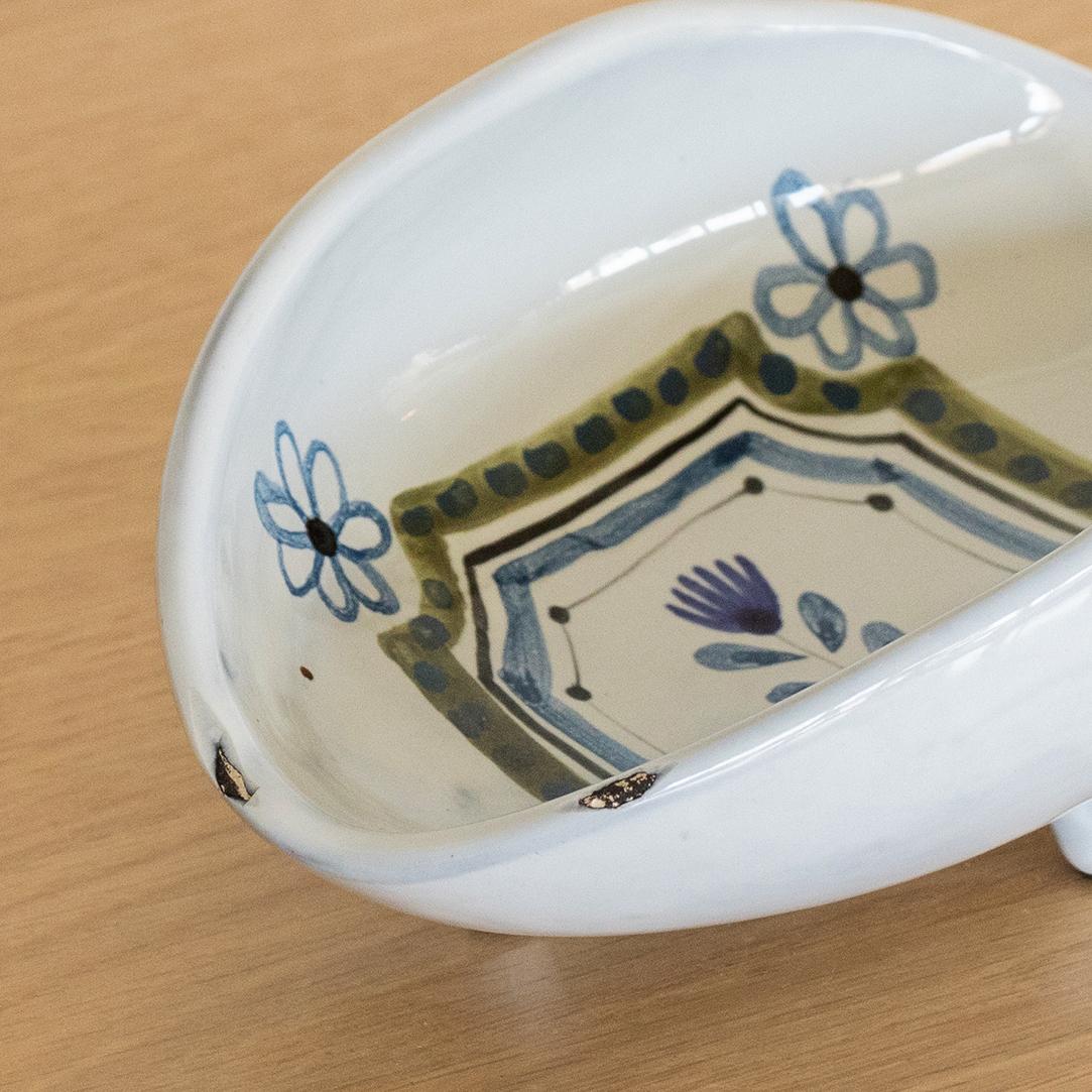Roger Capron Painted Ceramic Dish with Flower Motif For Sale 4