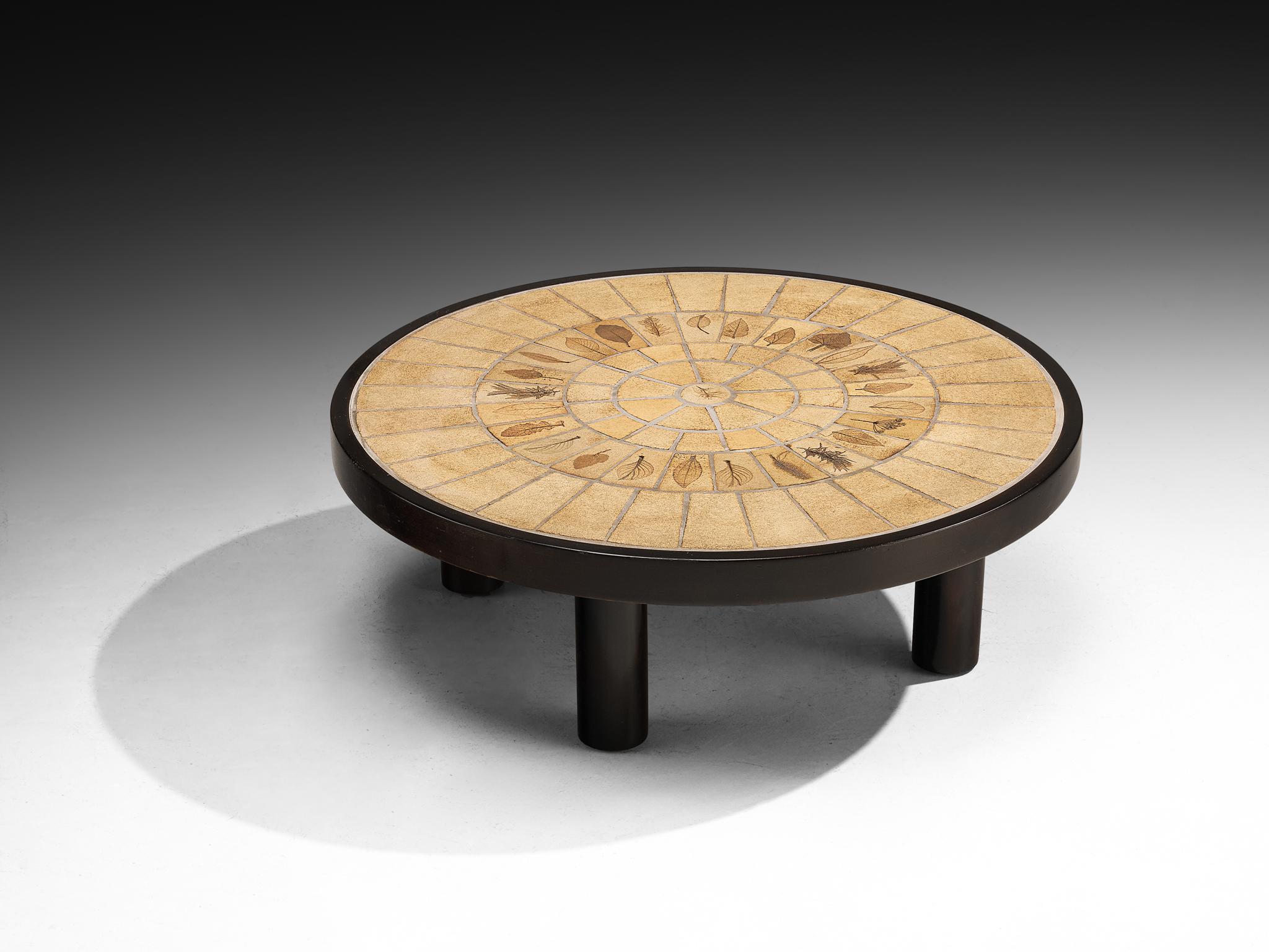 Roger Capron Round Coffee Table with Fauna Imprints in Ceramic and Wood In Good Condition For Sale In Waalwijk, NL