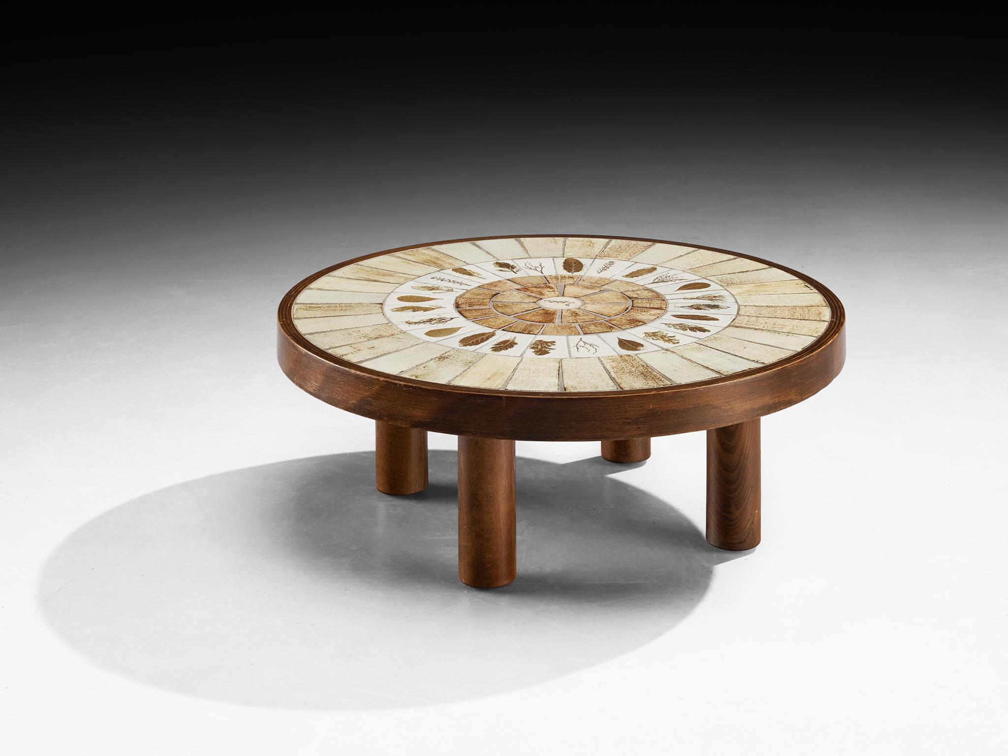 Roger Capron Round Coffee Table with Fauna Imprints in Ceramic and Wood in vendita 1