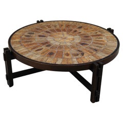 Table basse ronde Roger Capron avec carreaux de Garrigue, France années 1960