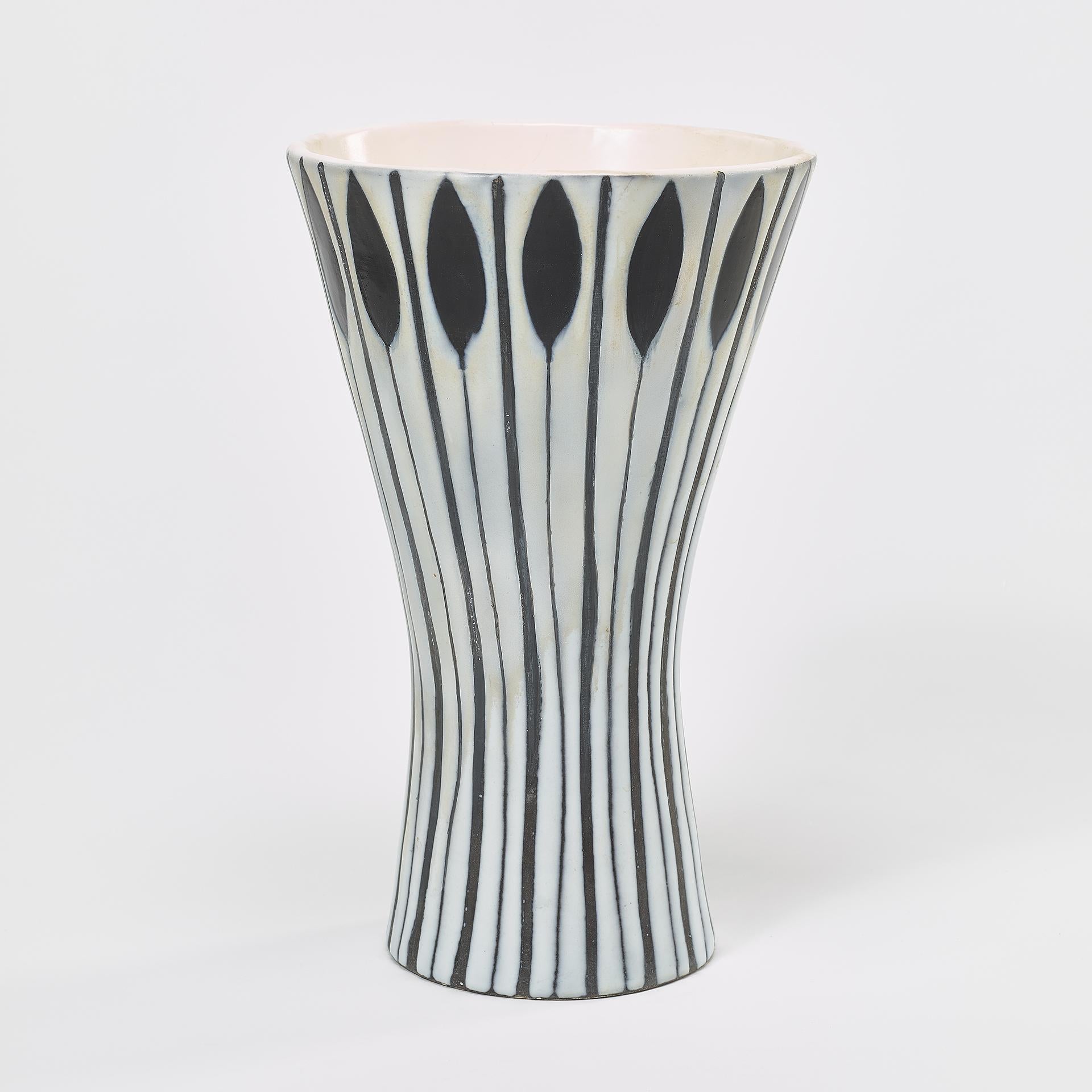 Roger Capron Figurative Sculpture - Vase Diabolo 