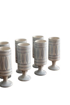 Roger Capron. Ensemble de 8 verres en céramique signés et datés 1976