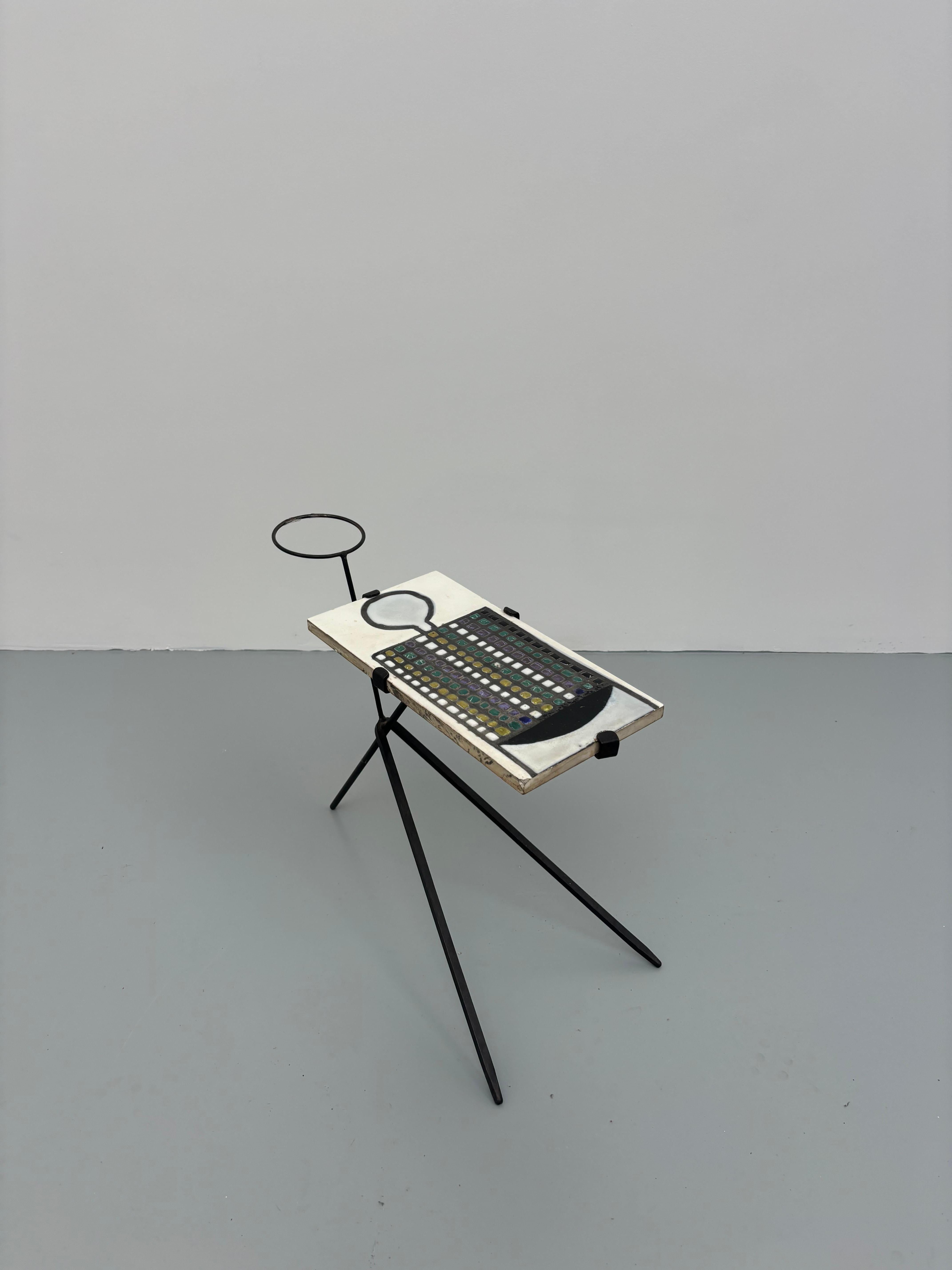 Table d'appoint ou guéridon par Roger Capron, 