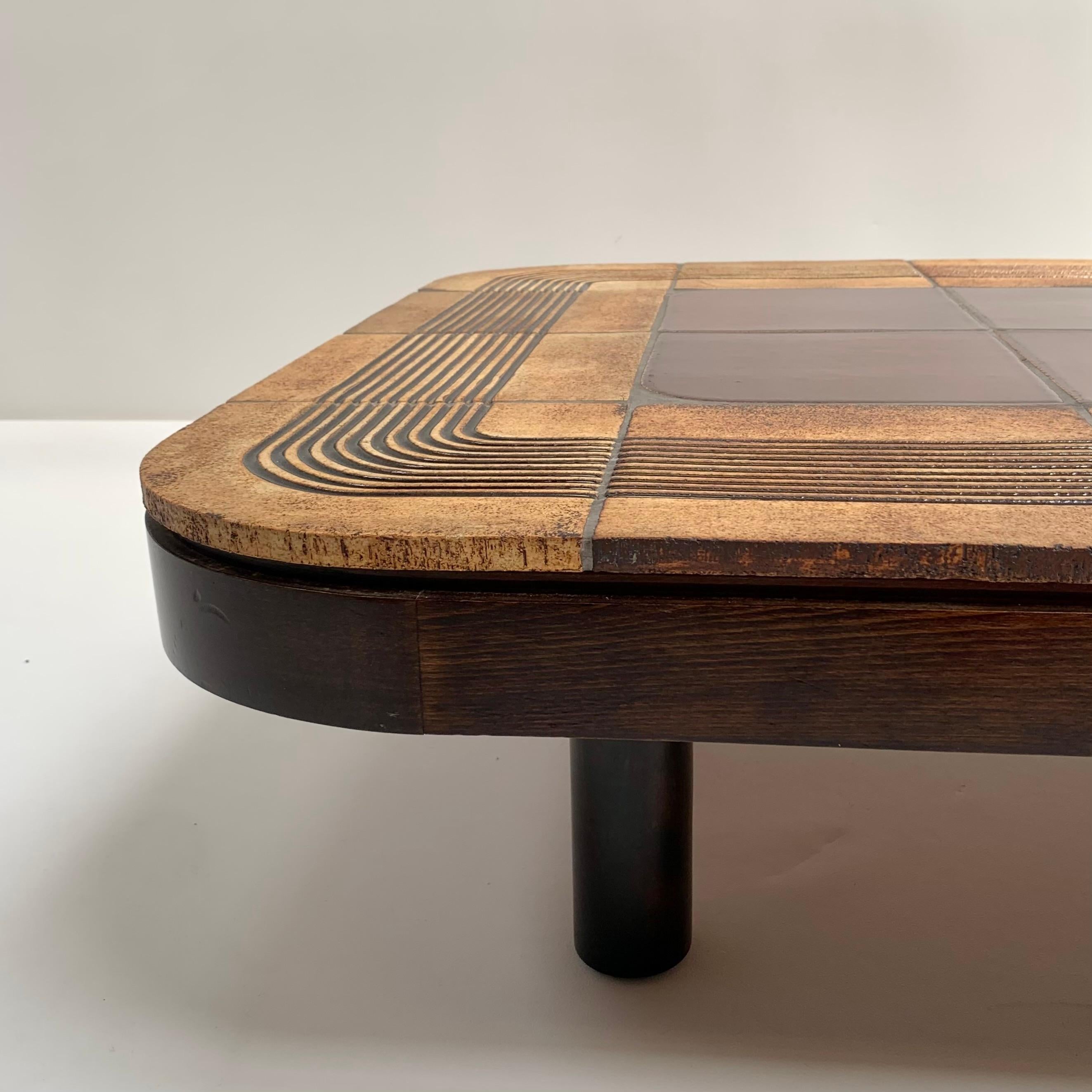 Roger Capron Signierter Mambo Couchtisch aus Keramik, um 1970, Frankreich. (Ende des 20. Jahrhunderts) im Angebot