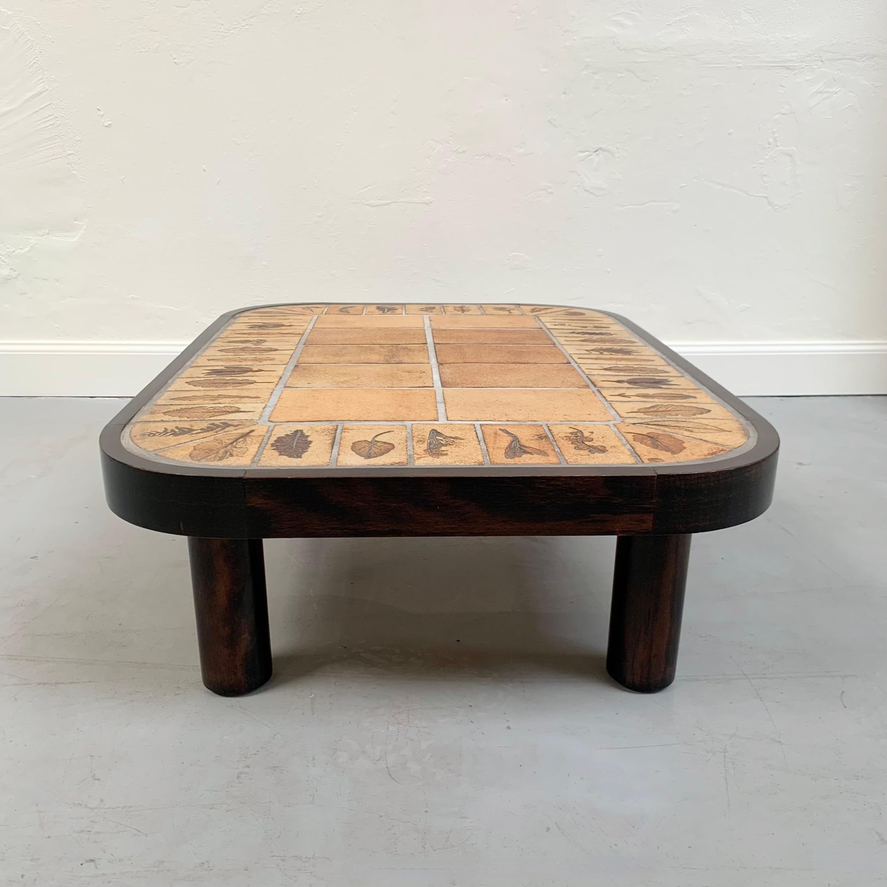 Roger Capron Signed Herbier Ceramic Coffee Table, circa 1965, France. In Good Condition For Sale In Brussels, BE