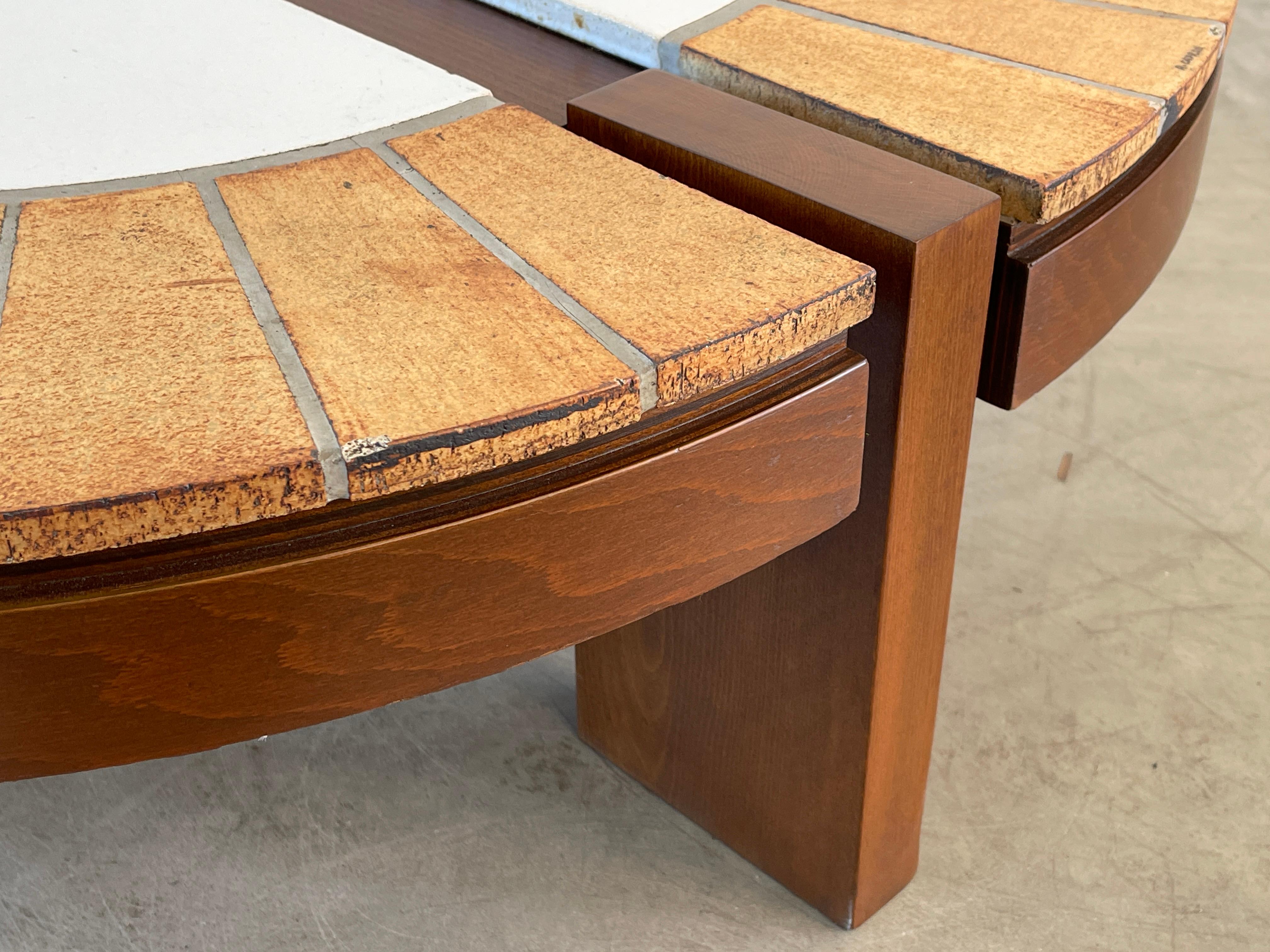 Table Roger Capron 1