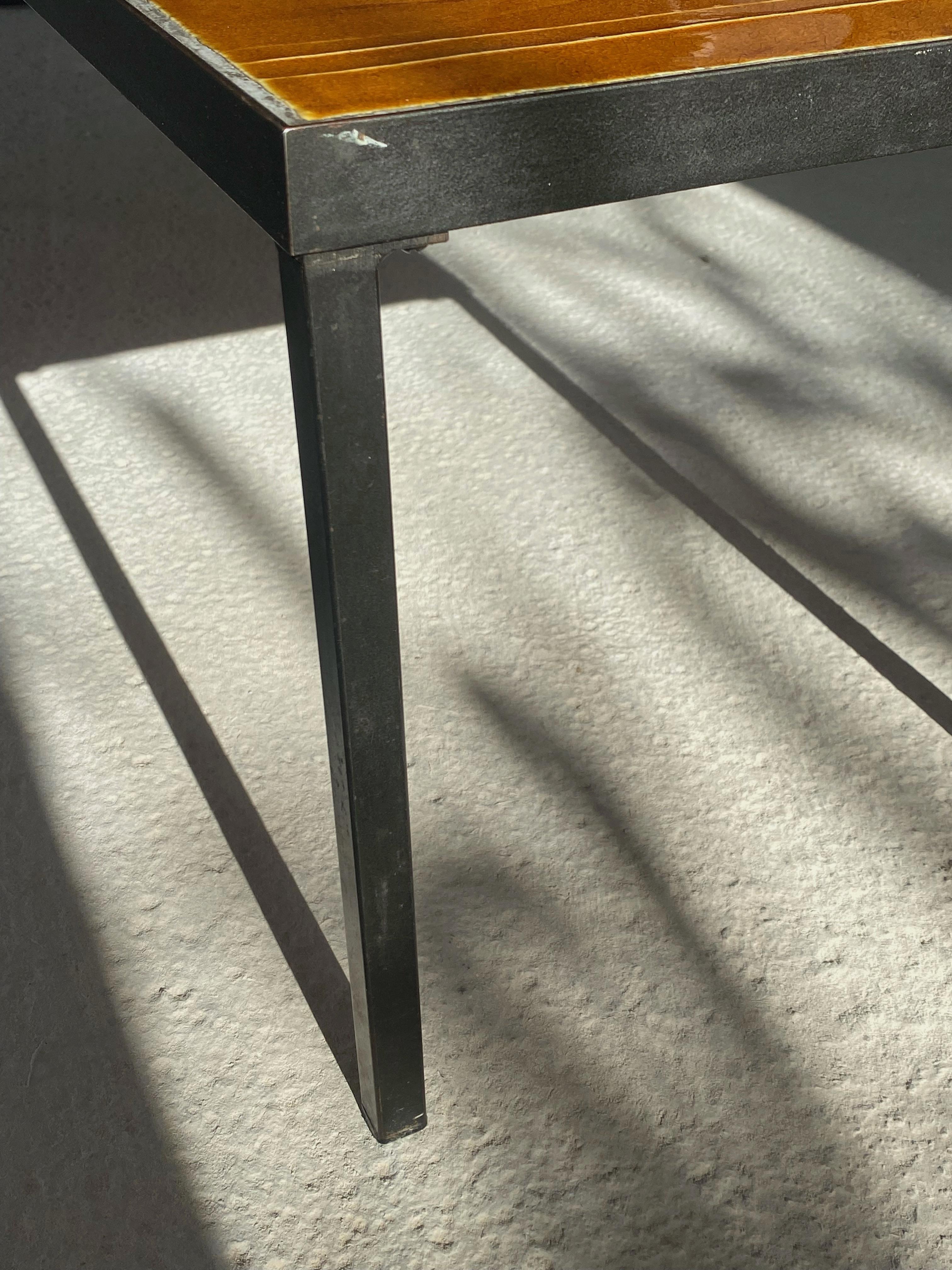 Roger Capron, le Soleil, Table basse en lave émaillée, Vallauris France 1960s 3