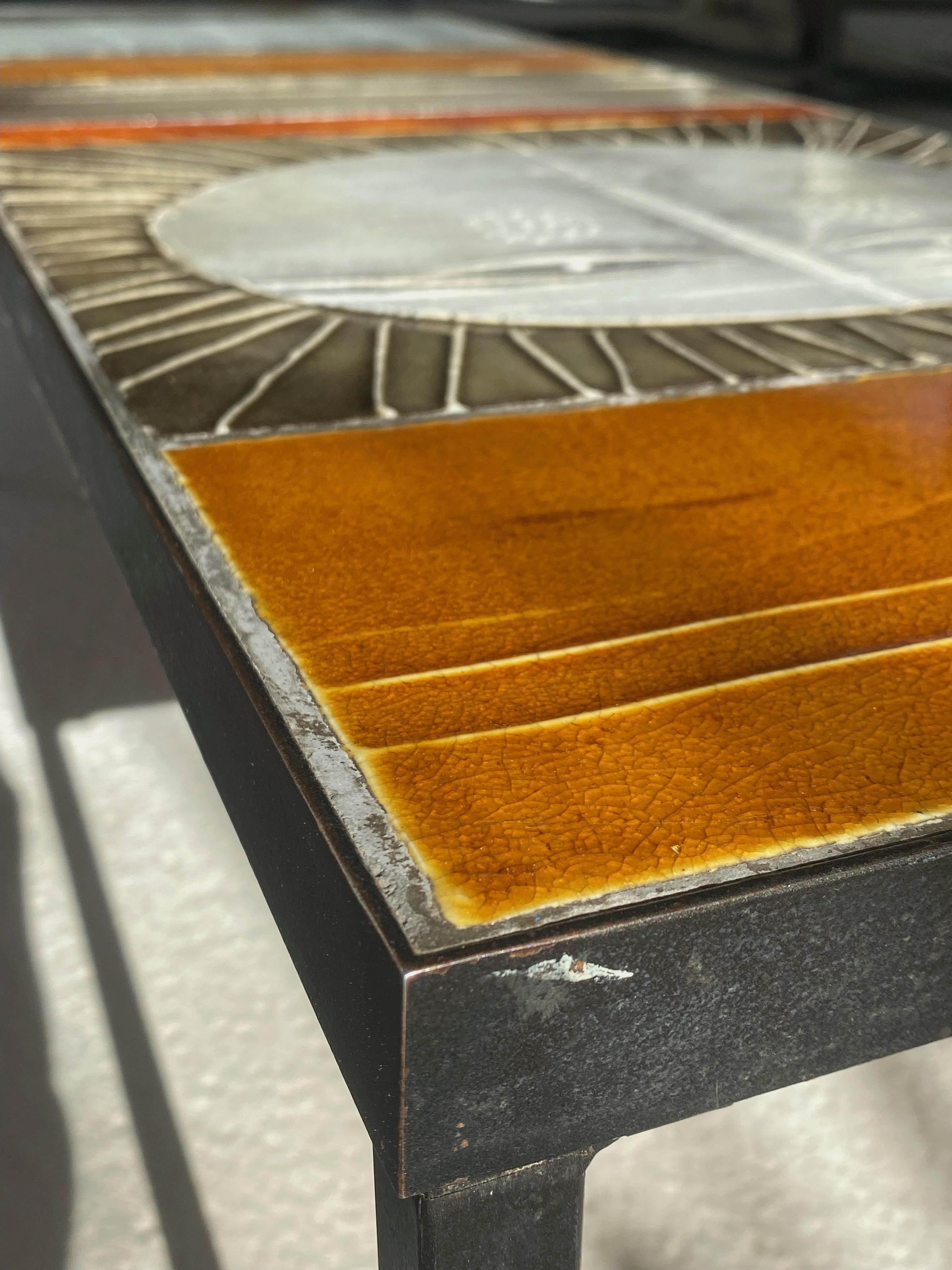 Roger Capron, le Soleil, Table basse en lave émaillée, Vallauris France 1960s 4