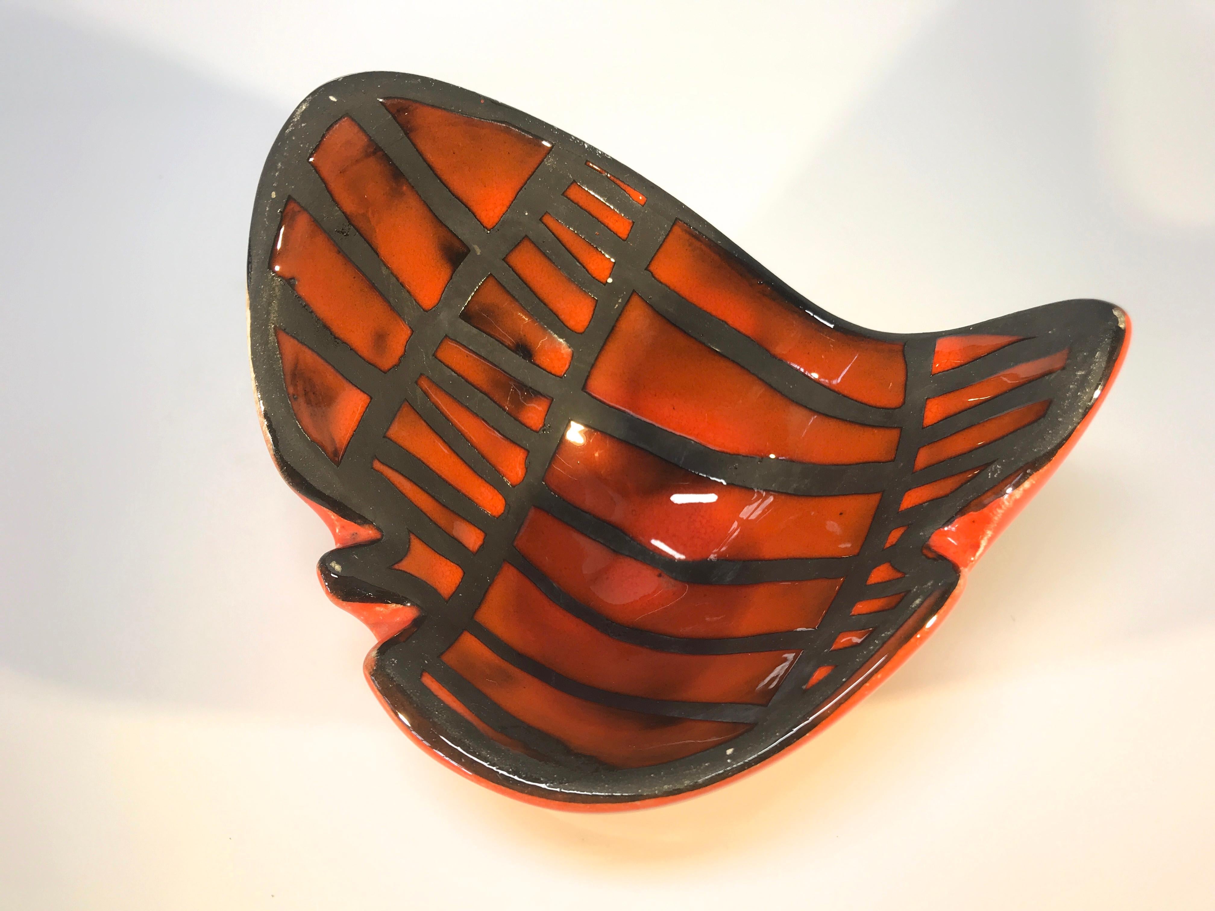 French Roger Capron, Vallauris, Flame Red & Black Ceramic Tribal 1950 Vide Poche Bowl